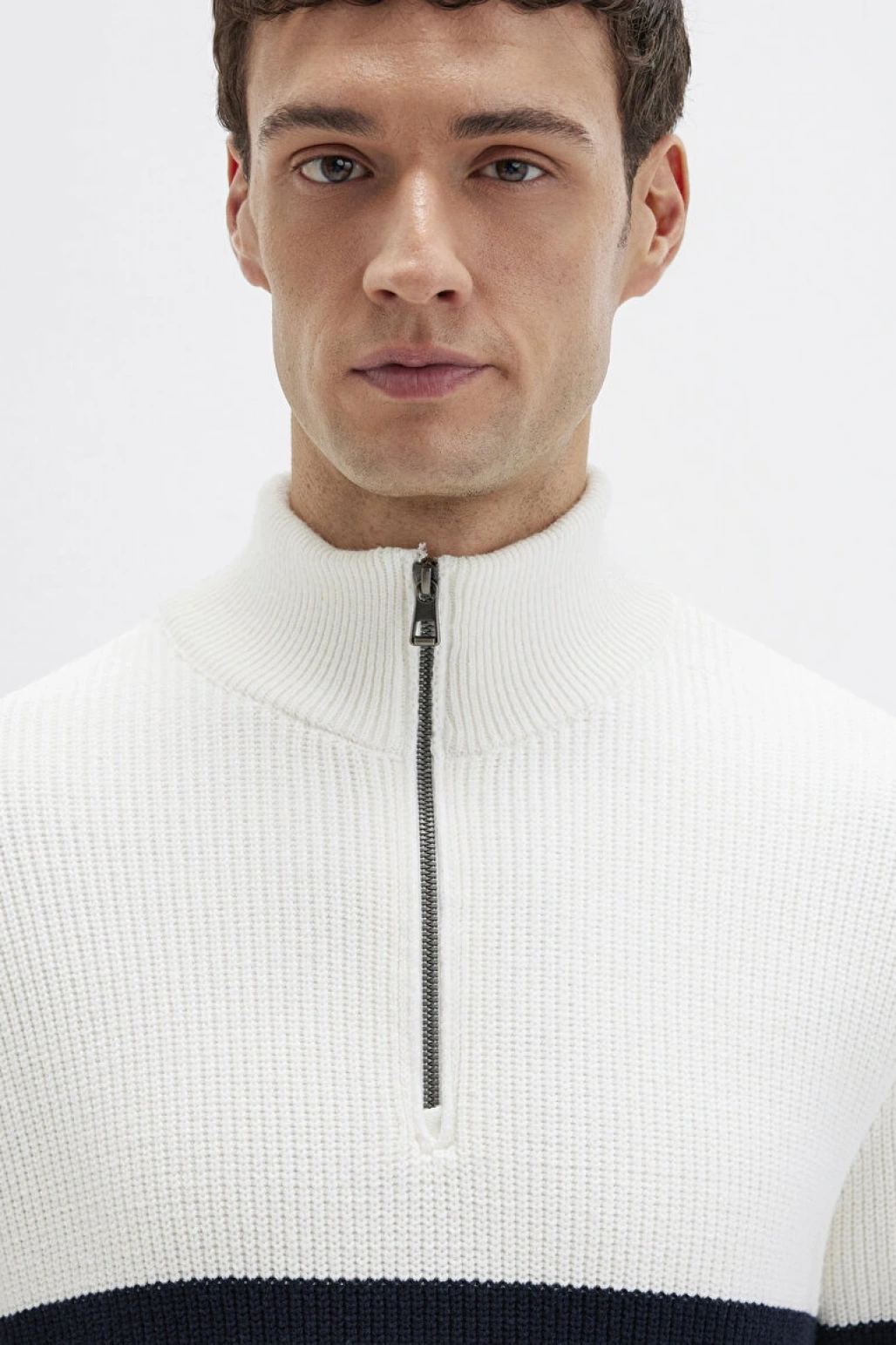 Yarı Fermuarlı Çizgili Beyaz Kazak