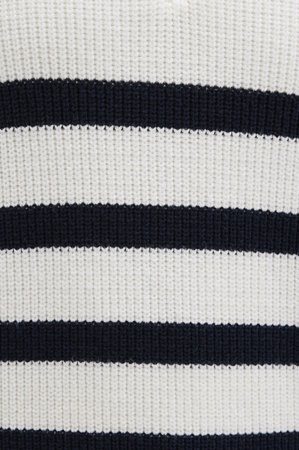 Yarı Fermuarlı Çizgili Beyaz Kazak