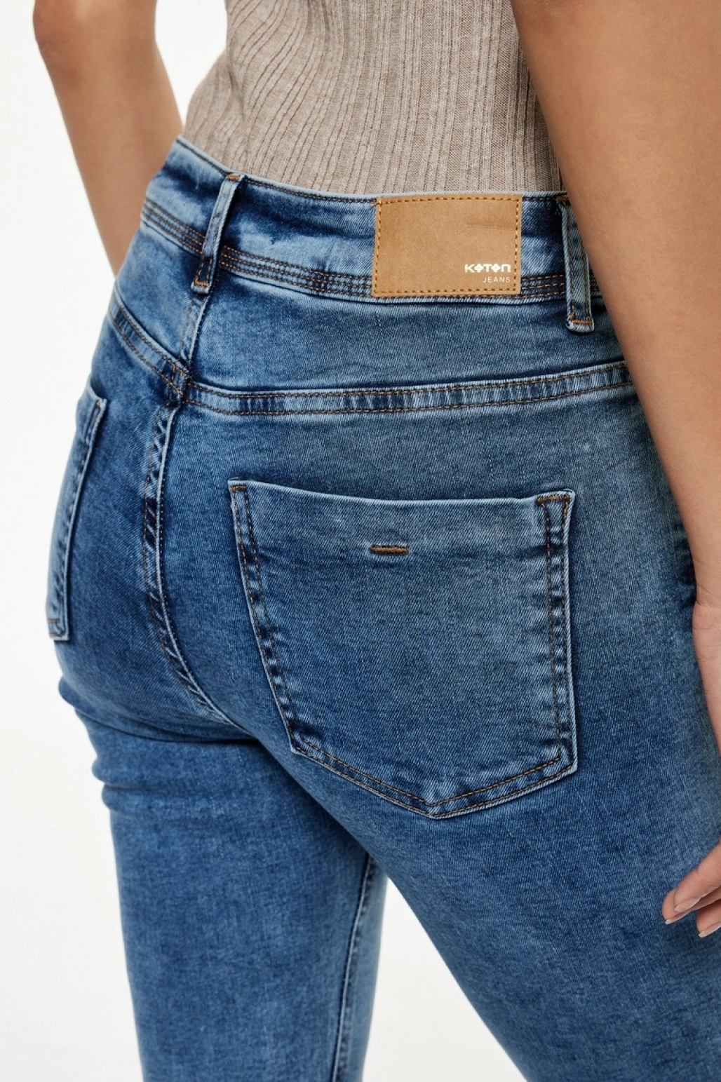 Yüksek Bel Düğmeli Cepli Dar Paça Skinny Jean Pantolon - Skinny Jeans