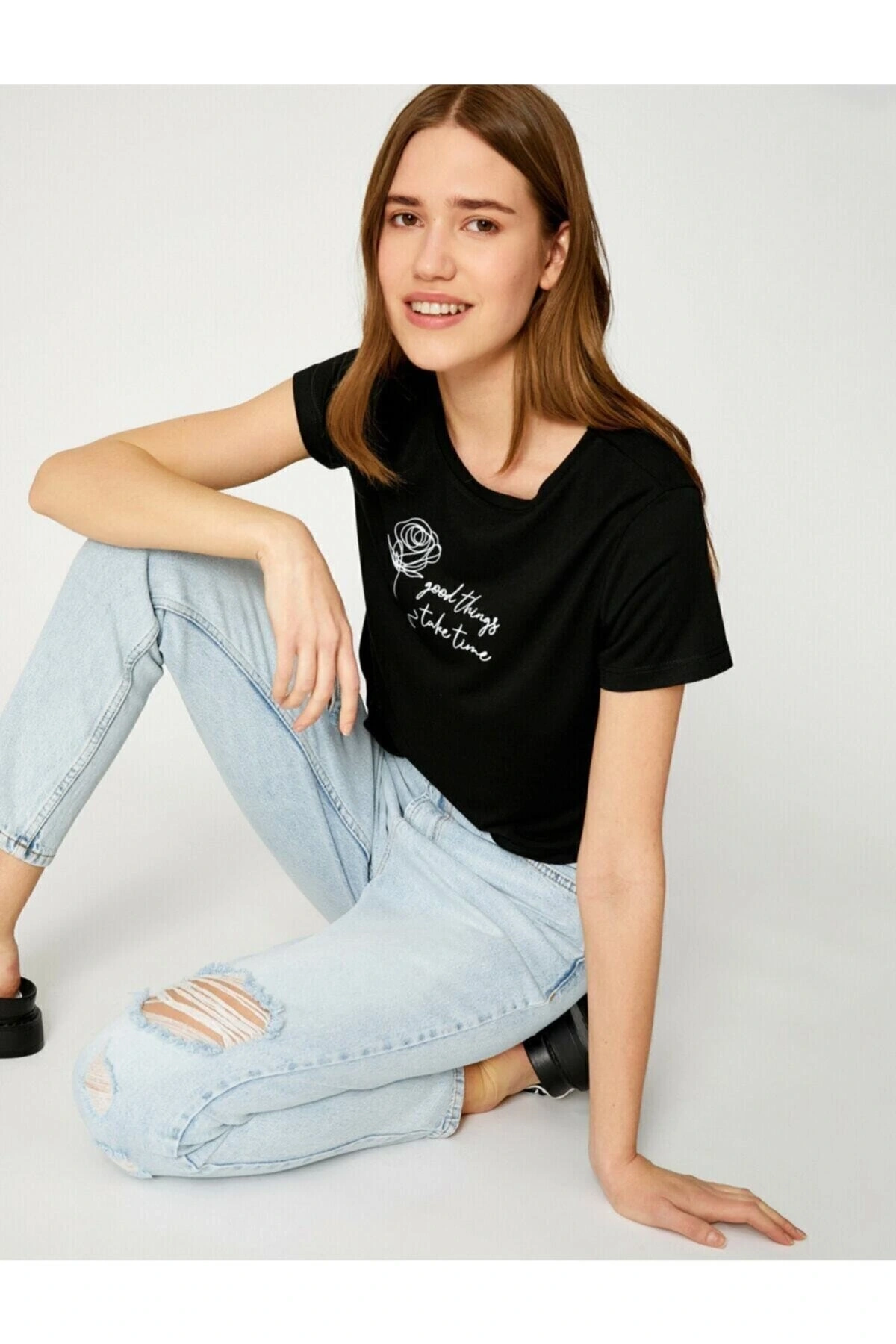 Kadın Bisiklet Yaka Kisa Kollu T-Shirt