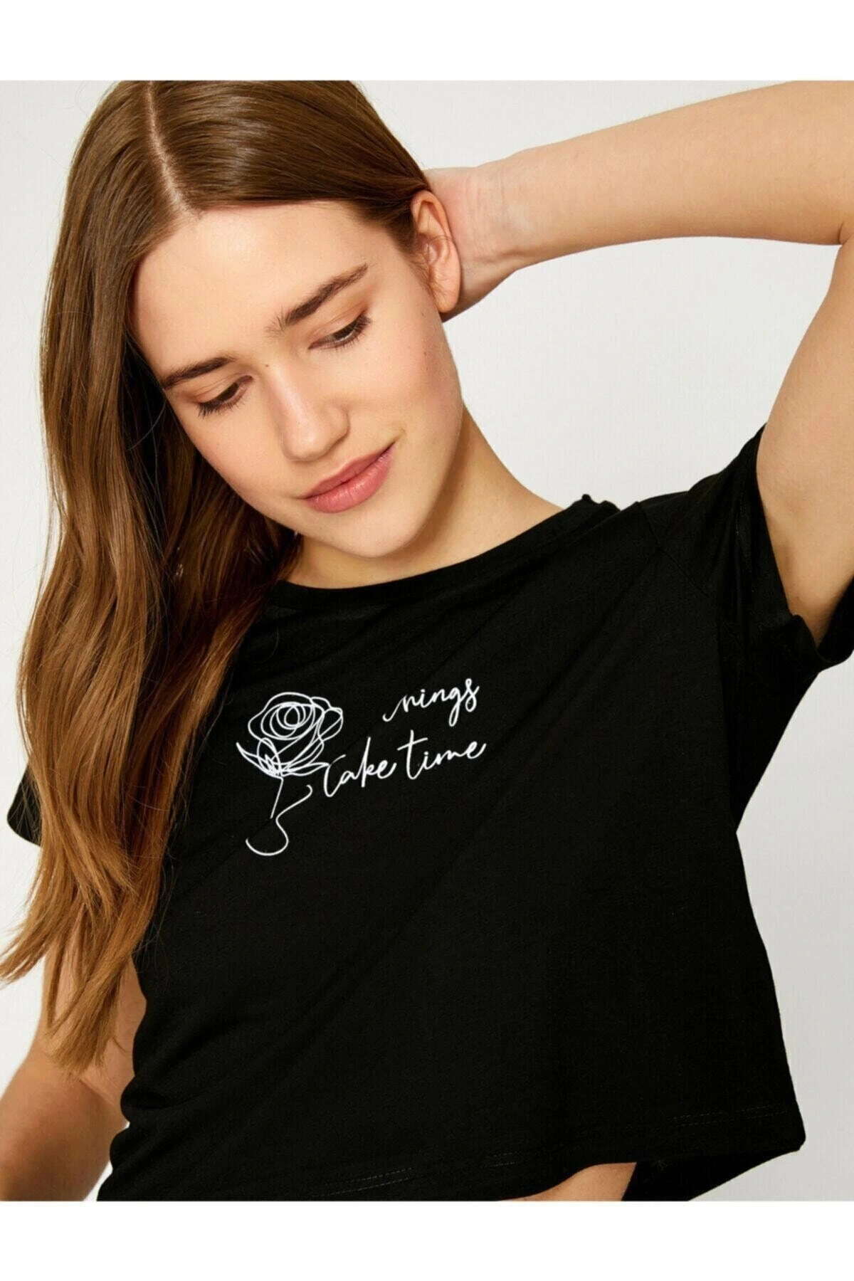 Kadın Bisiklet Yaka Kisa Kollu T-Shirt