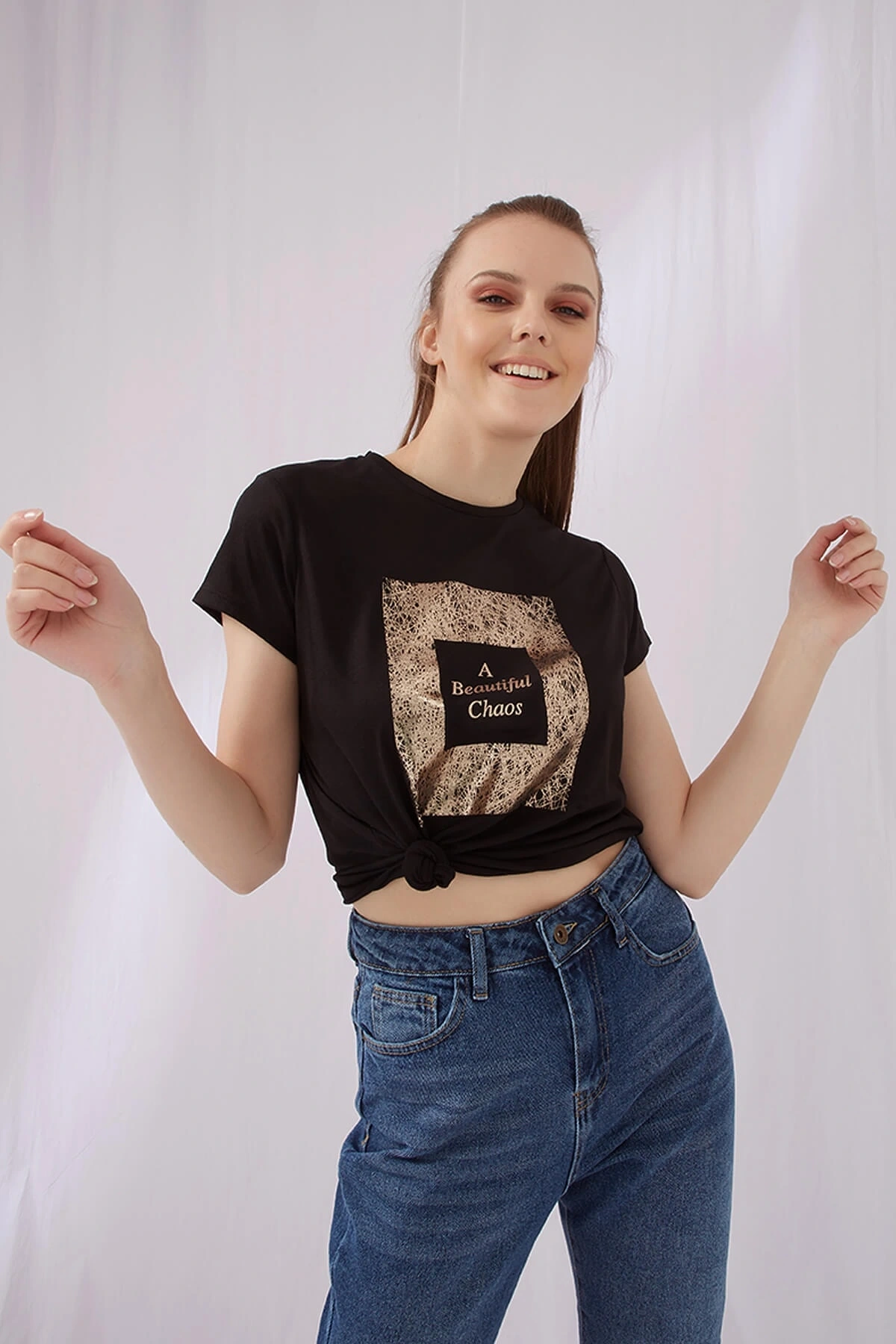 Bisiklet Yaka Kısa Kol Cepsiz Baskılı Siyah Kadın T-shirt