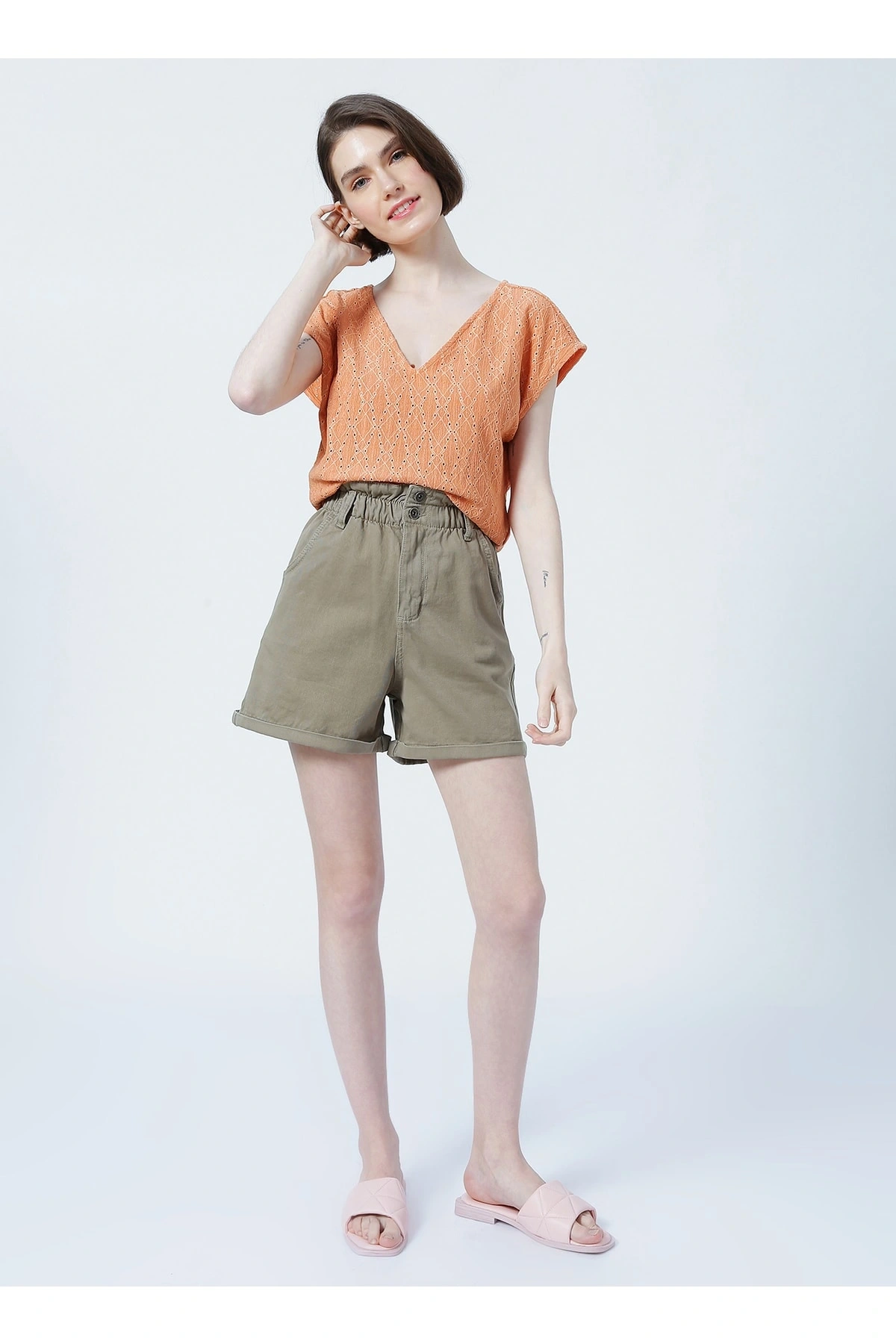 22y0542k1 Yüksek Bel Mom Fit Düz Haki Kadın Şort