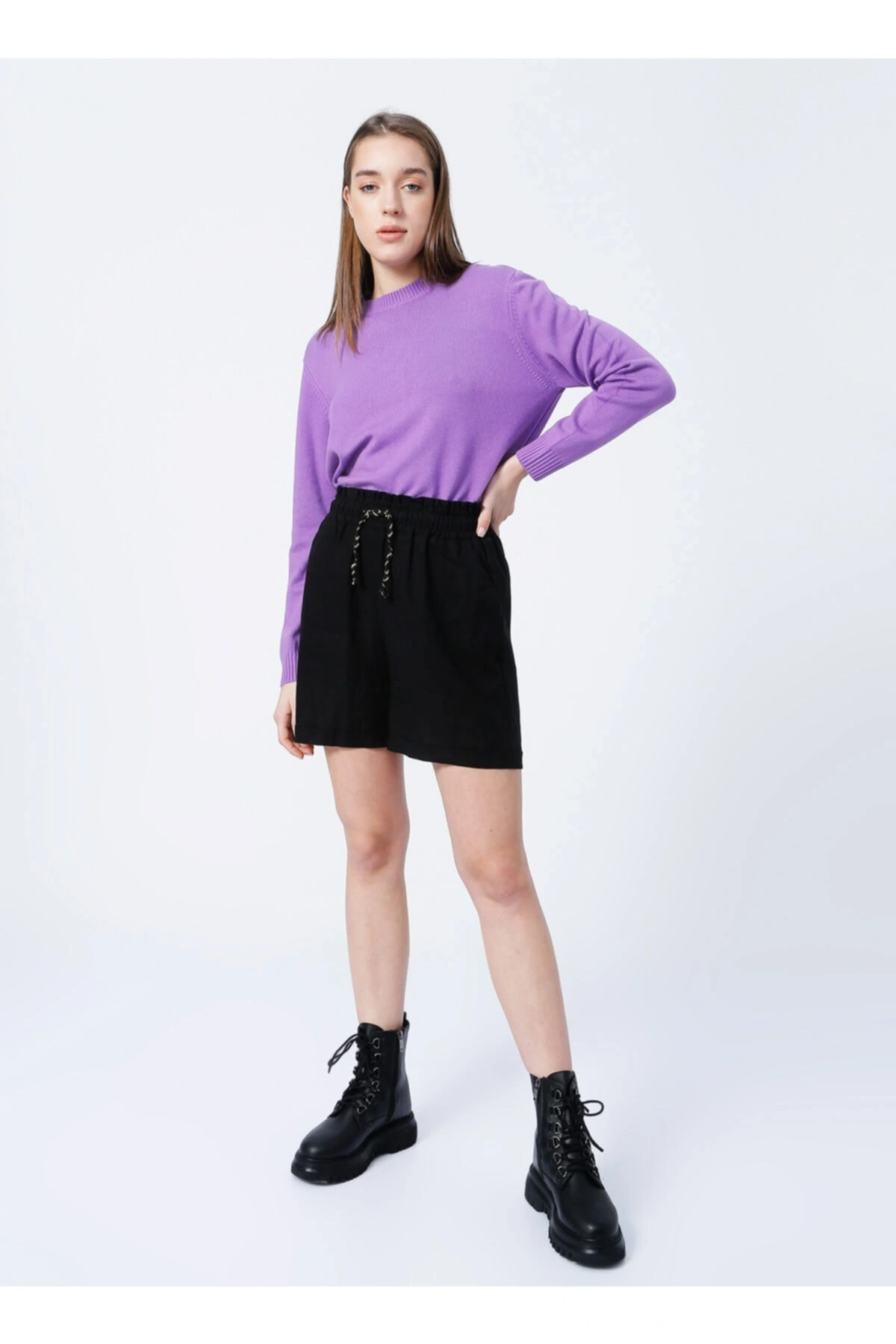 21y0642b1 Lastikli Normal Kalıp Düz Siyah Kadın Şort