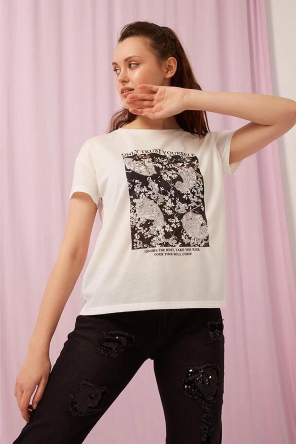 Bisiklet Yaka Skinny Fit Baskılı Bej Kadın T-shirt