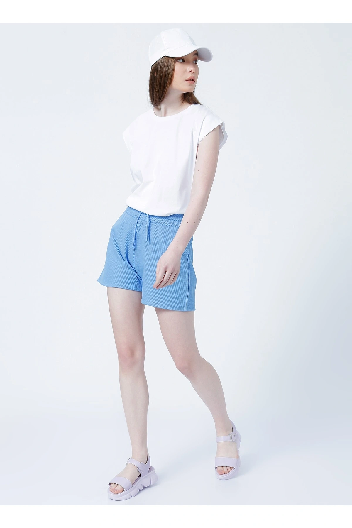 22y0657k1 Lastikli Rahat Petek Desenli Mavi Kadın Şort