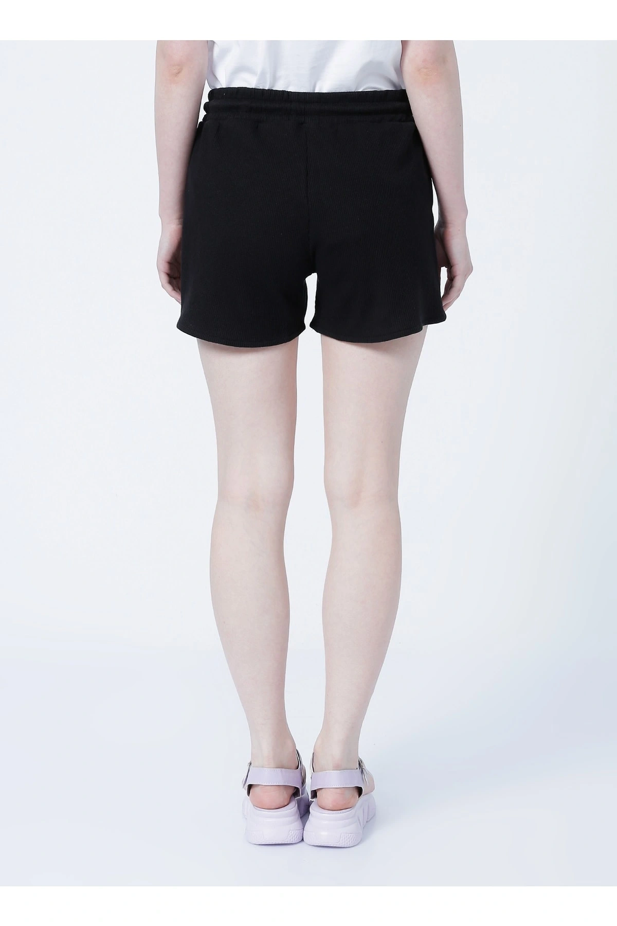 22y0657k1 Lastikli Rahat Petek Desenli Siyah Kadın Şort