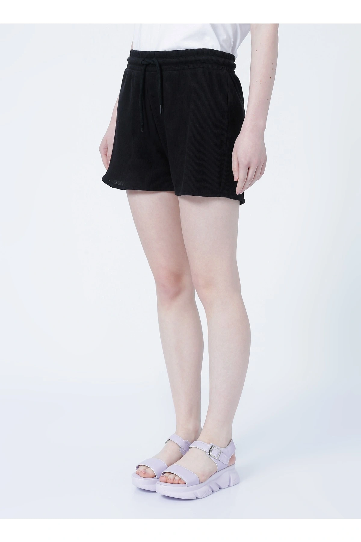 22y0657k1 Lastikli Rahat Petek Desenli Siyah Kadın Şort