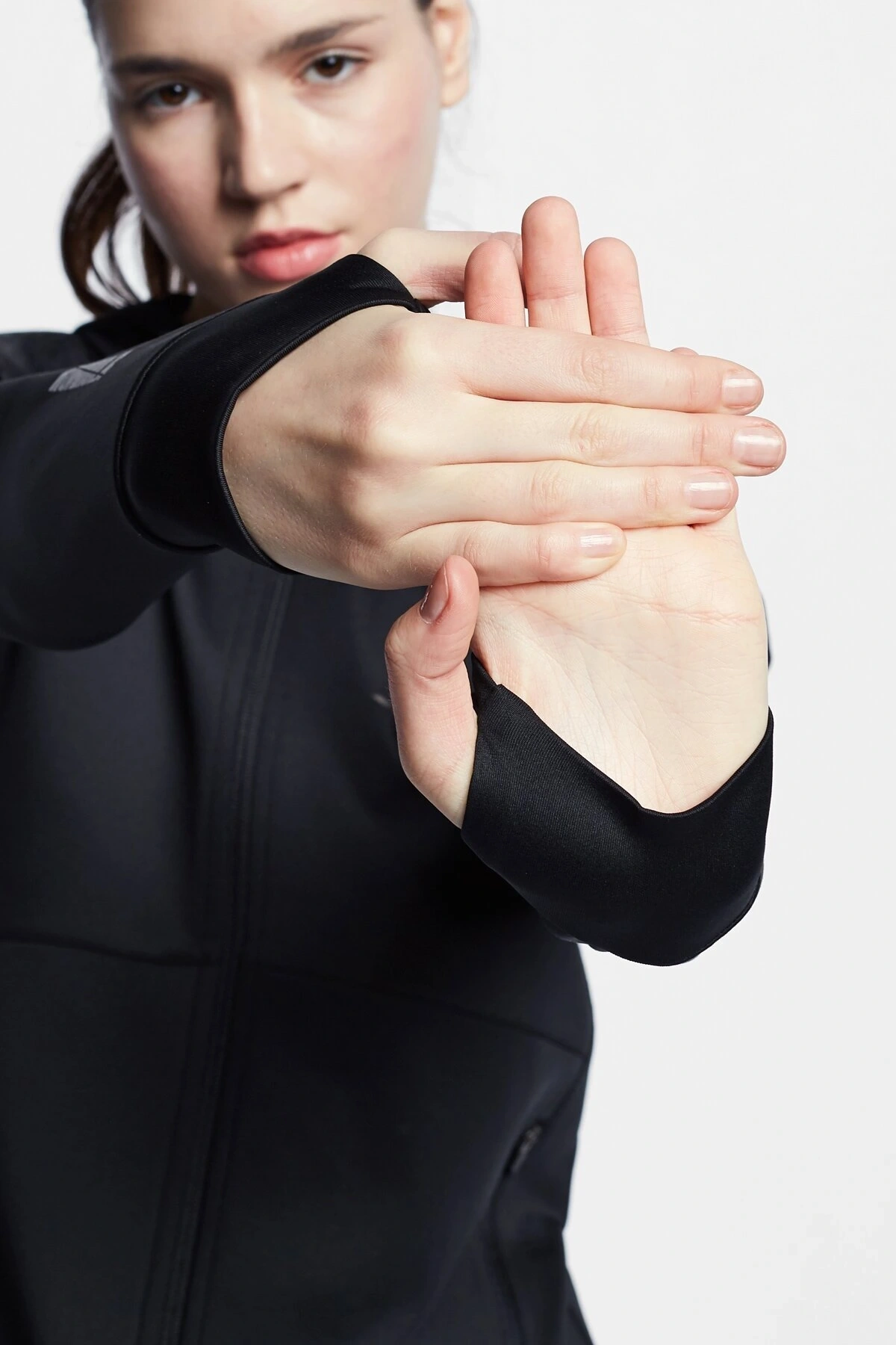 Siyah Kadın Koşu Fermuarlı Kapüşonlu Sweatshirt 22b-2001