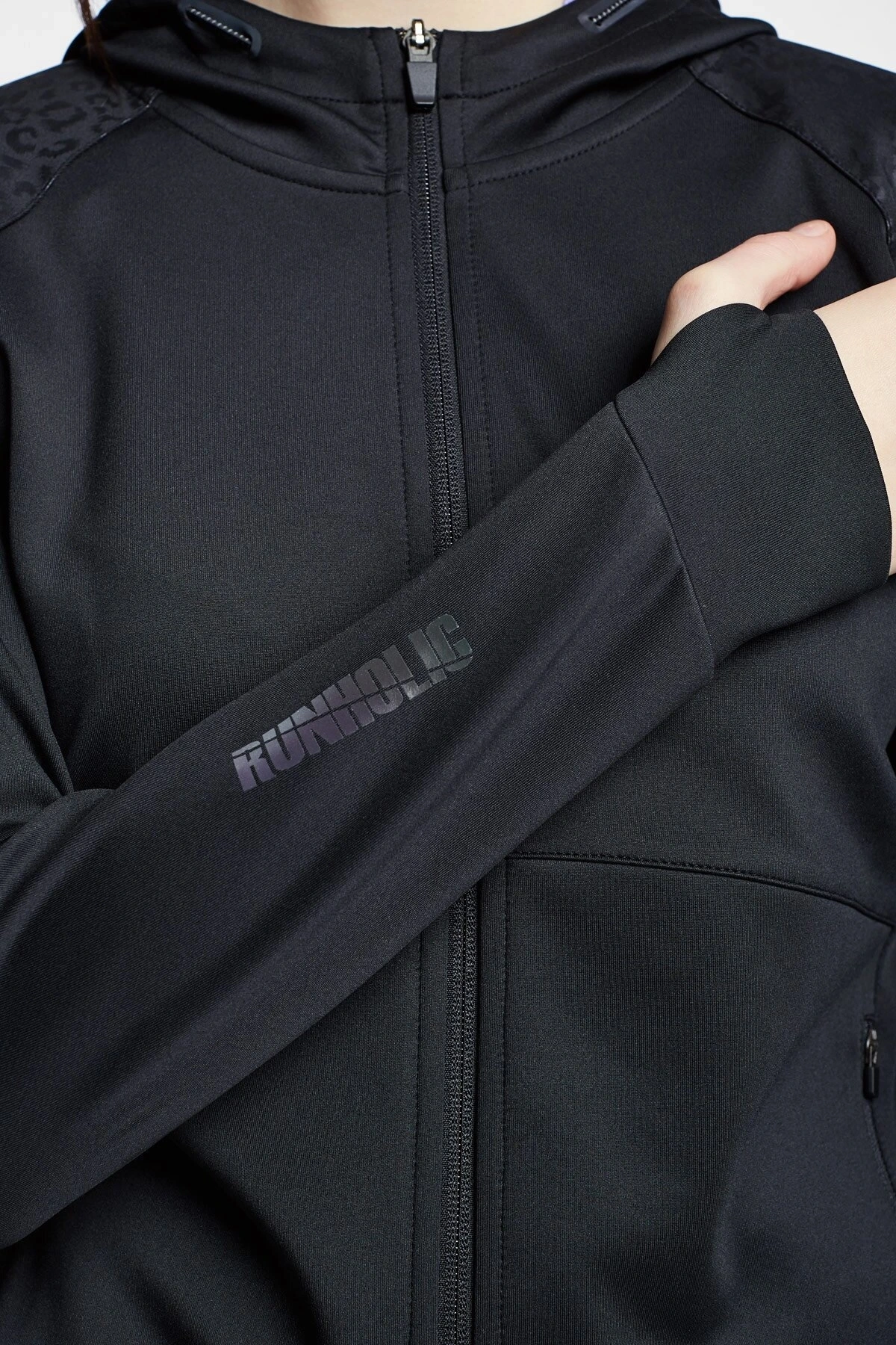 Siyah Kadın Koşu Fermuarlı Kapüşonlu Sweatshirt 22b-2001