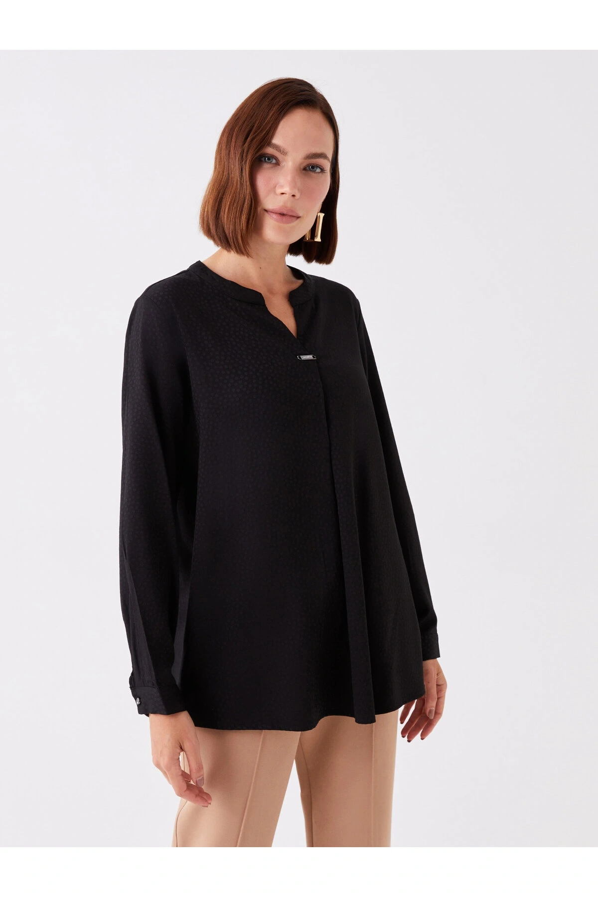 Kaçık Yaka Desenli Uzun Kollu Kadın Bluz