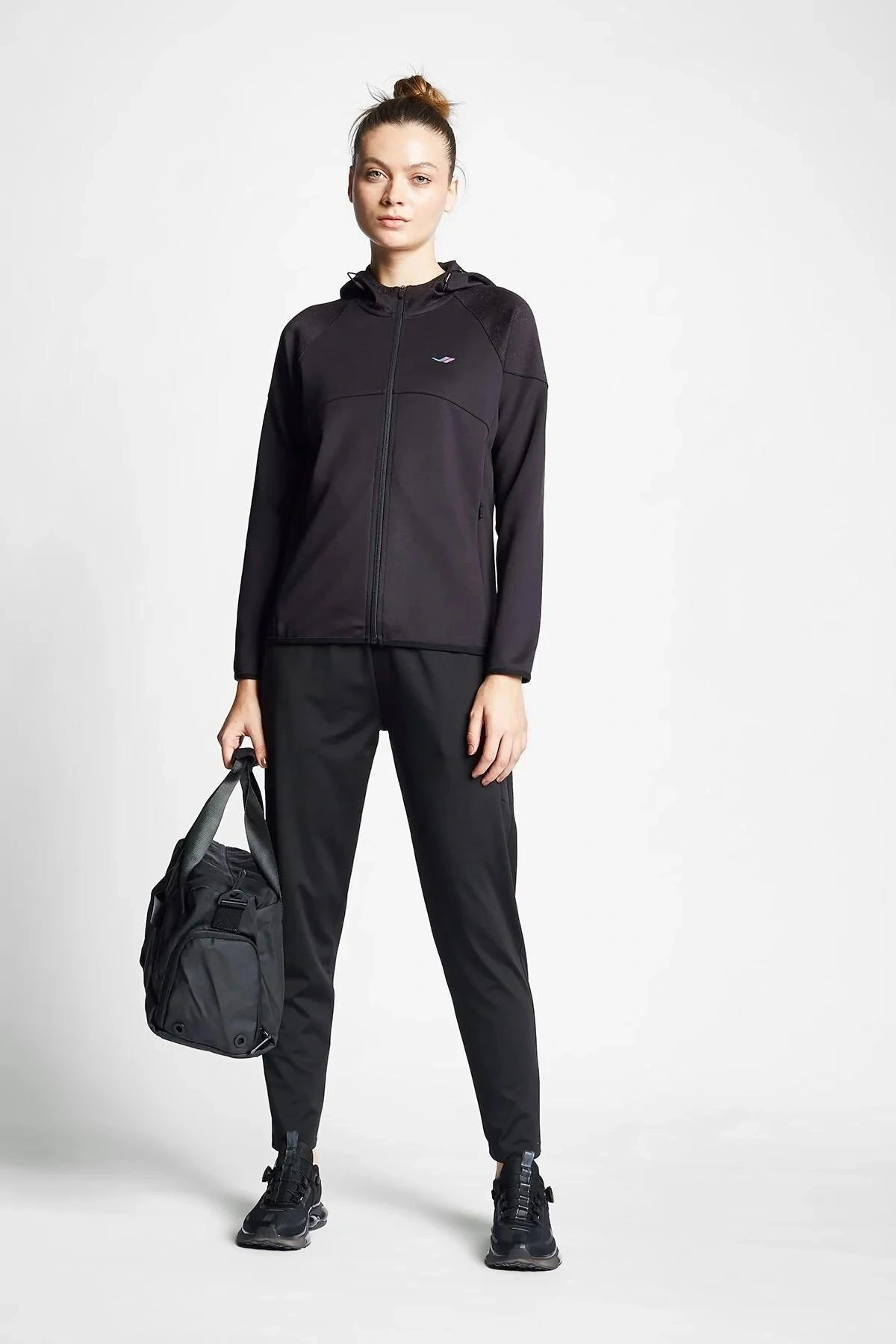 24B-2001 KADIN KOŞU FERMUARLI KAPÜŞONLU ÜST