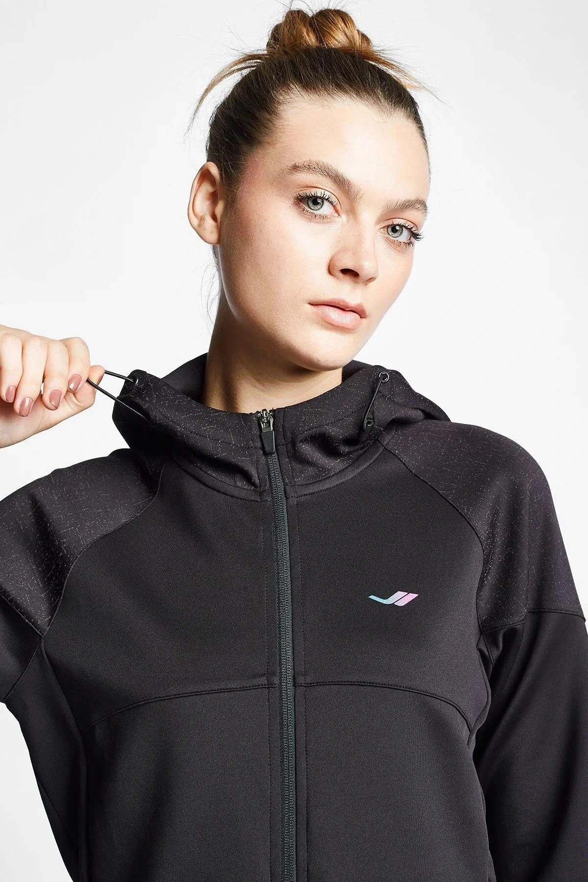 24B-2001 KADIN KOŞU FERMUARLI KAPÜŞONLU ÜST