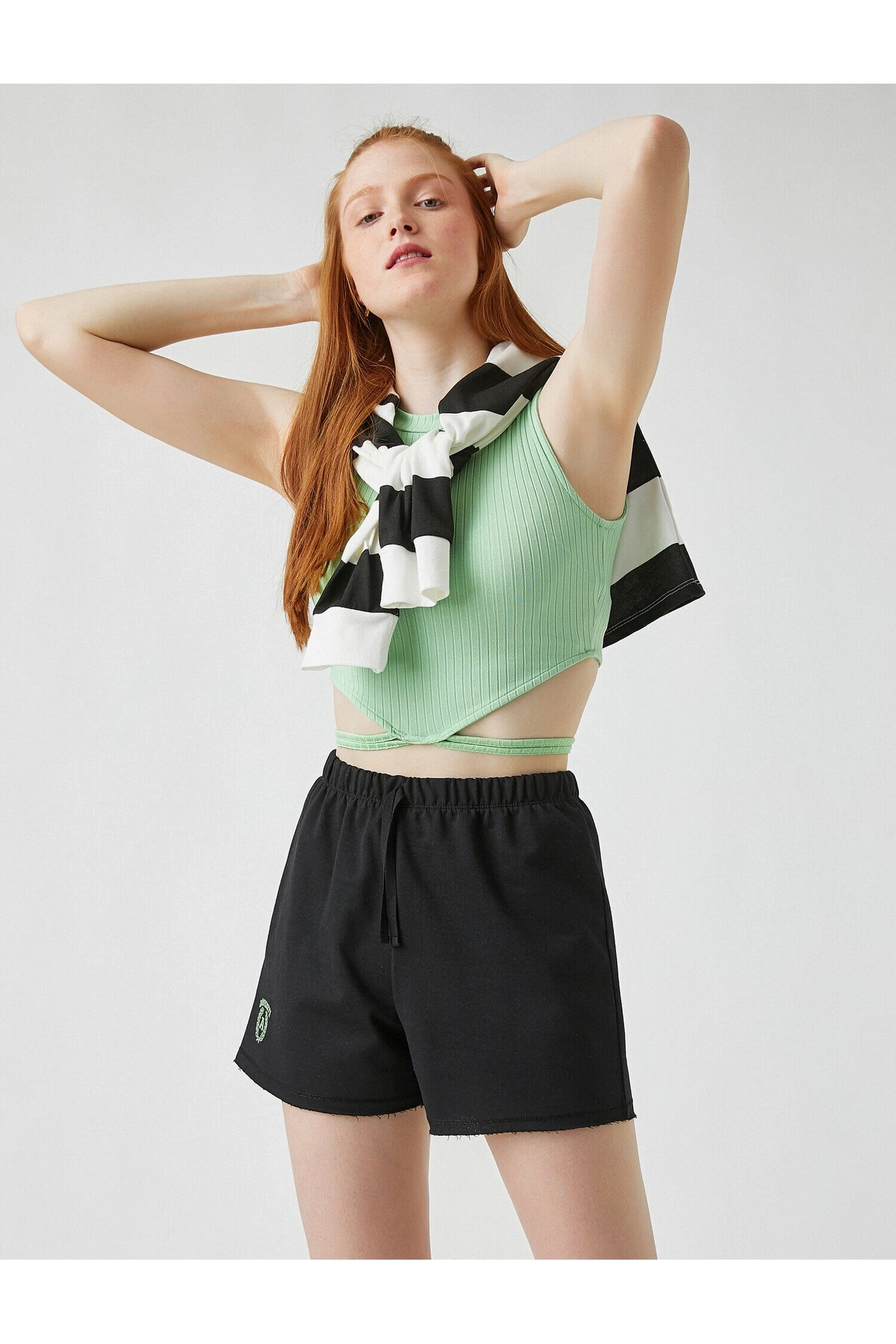 Beli Lastikli Baskılı Şort