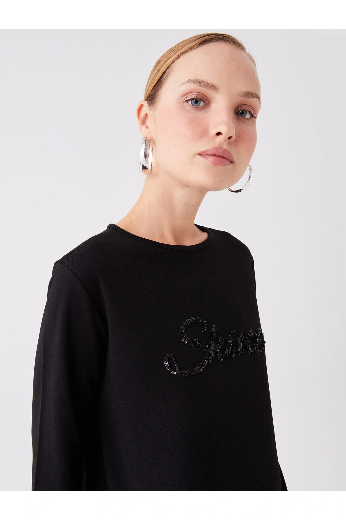 Bisiklet Yaka Payet İşlemeli Uzun Kollu Kadın Tunik