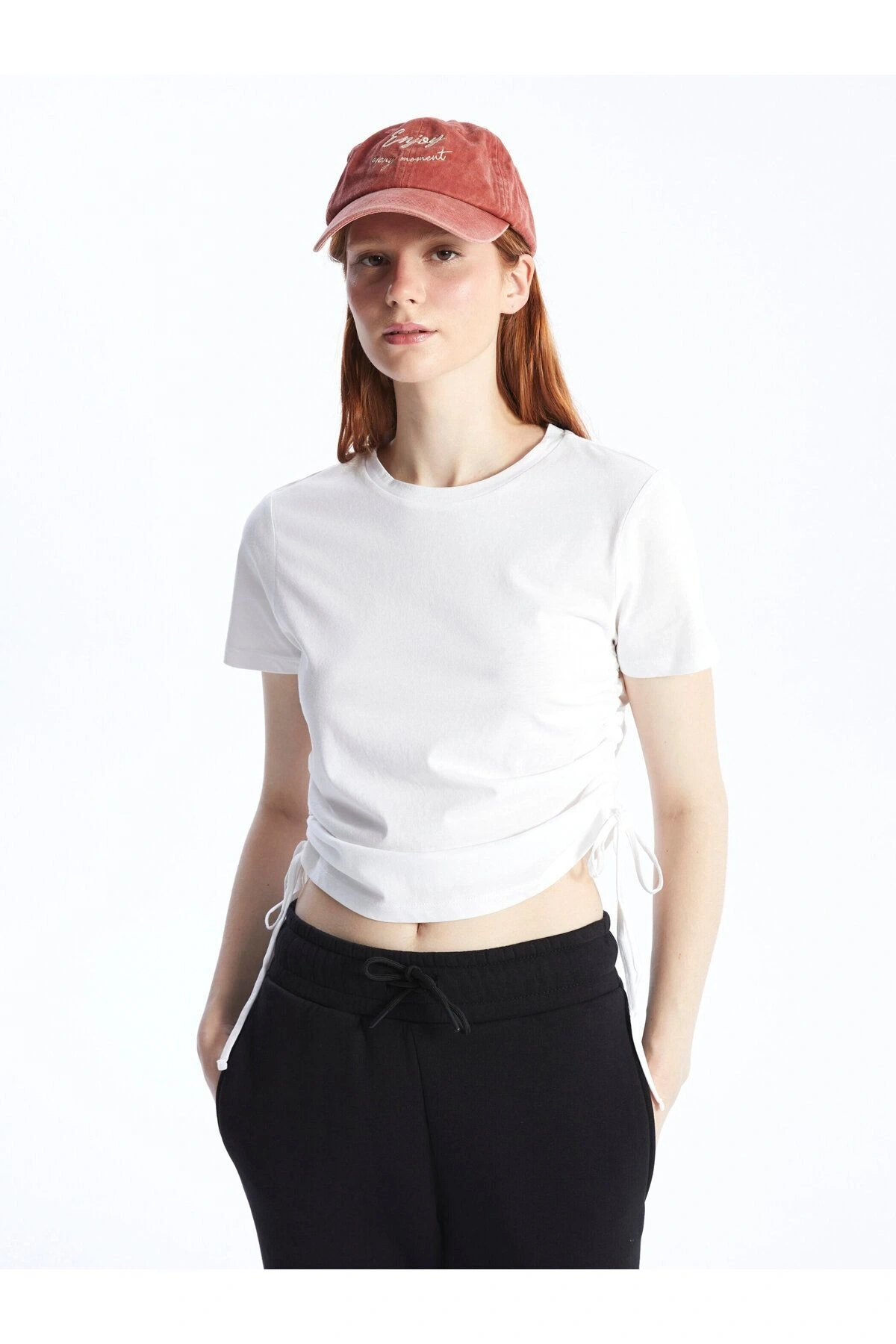 Bisiklet Yaka Düz Kısa Kollu Kadın Tişört