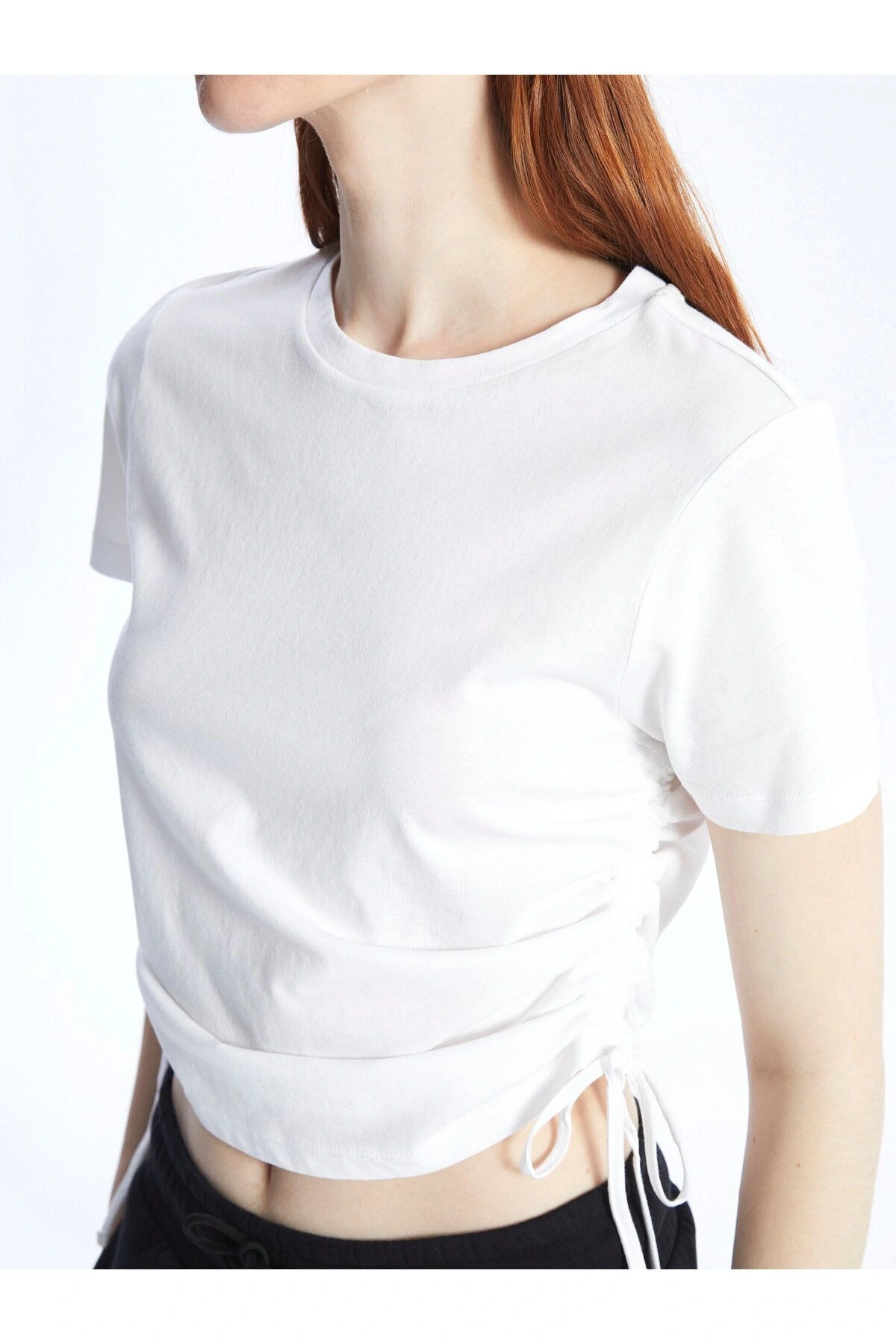 Bisiklet Yaka Düz Kısa Kollu Kadın Tişört