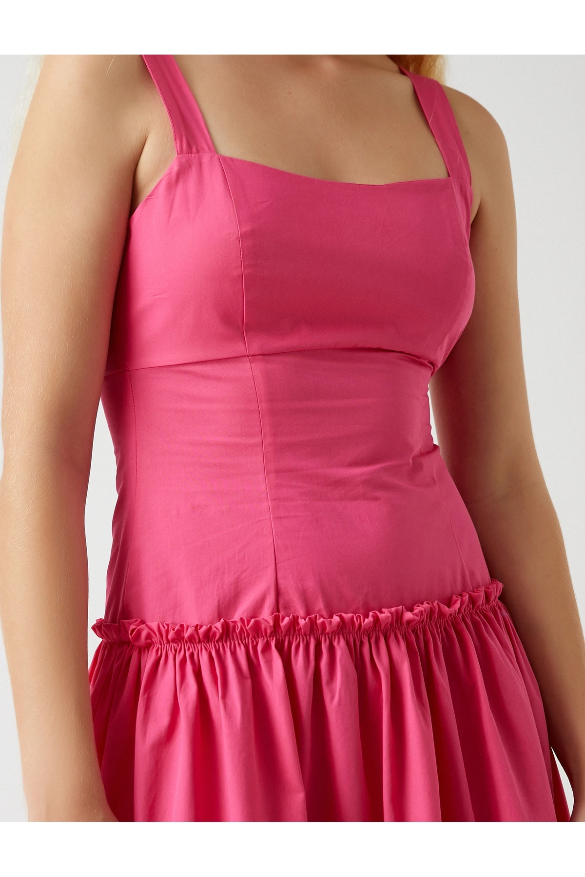 Askılı Fırfırlı Midi Boy Elbise