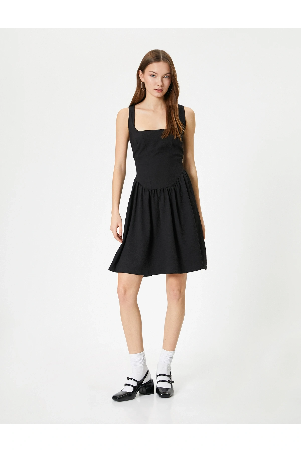 Kalın Askılı Mini Elbise Slim Fit U Yaka