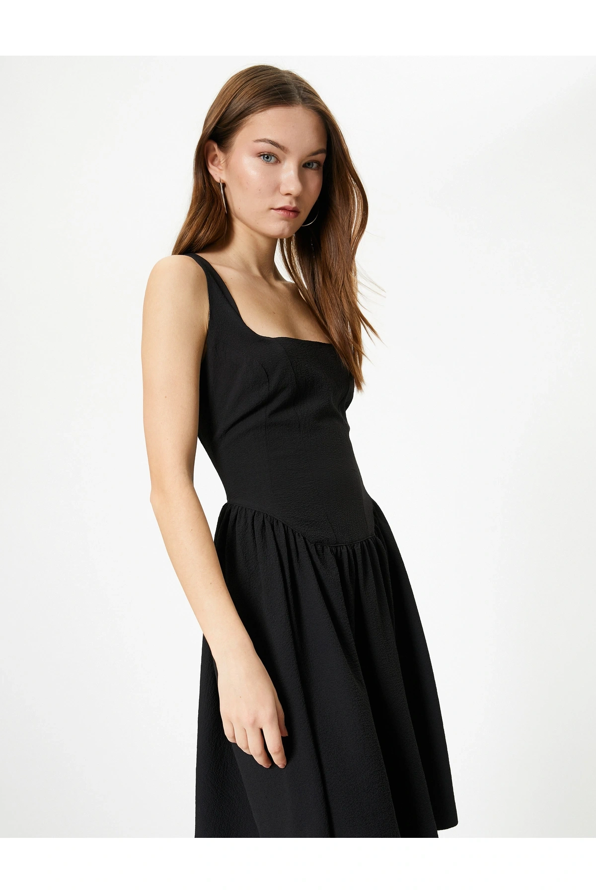 Kalın Askılı Mini Elbise Slim Fit U Yaka