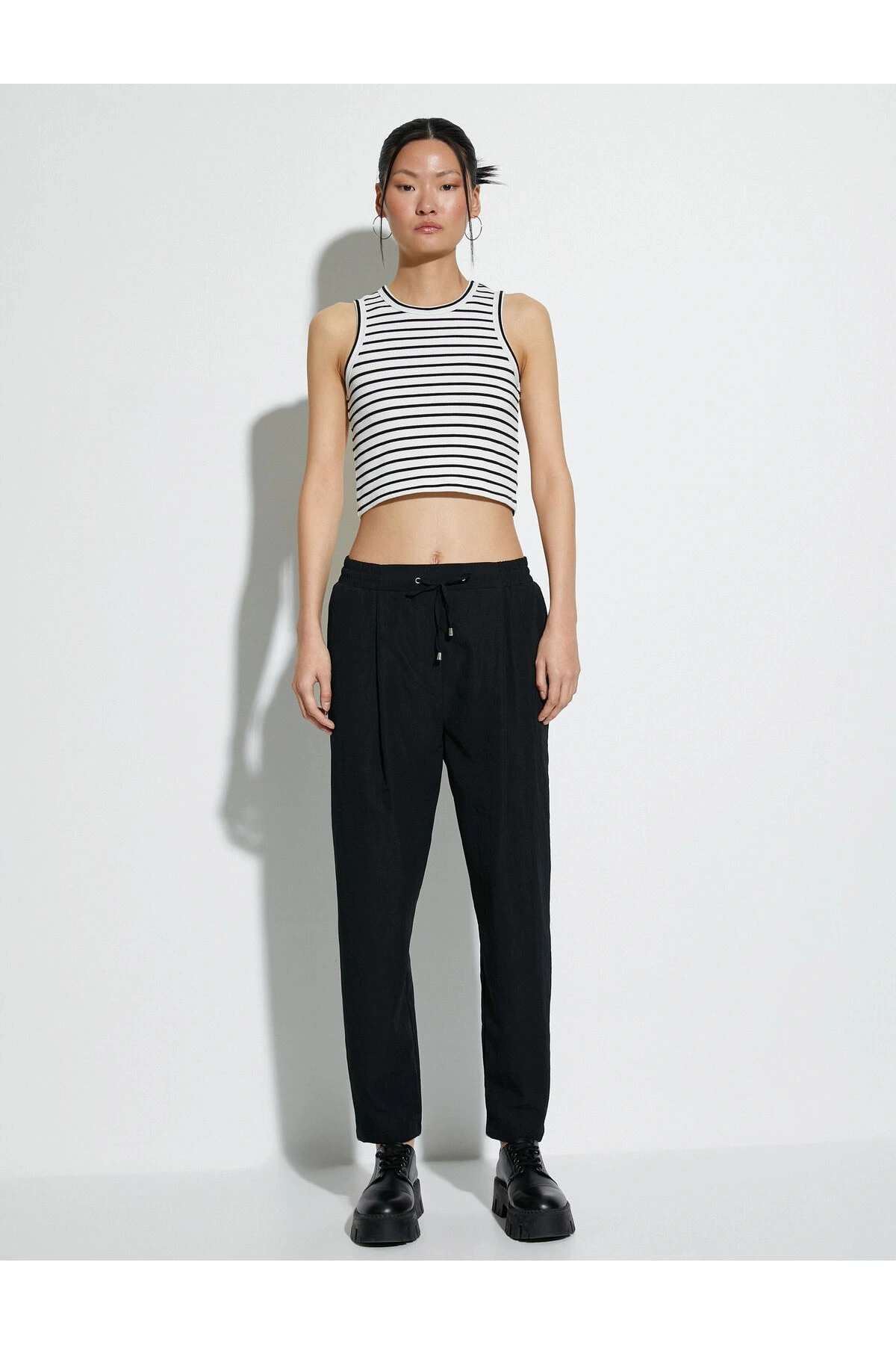 Crop Atlet Halter Yaka Fitilli