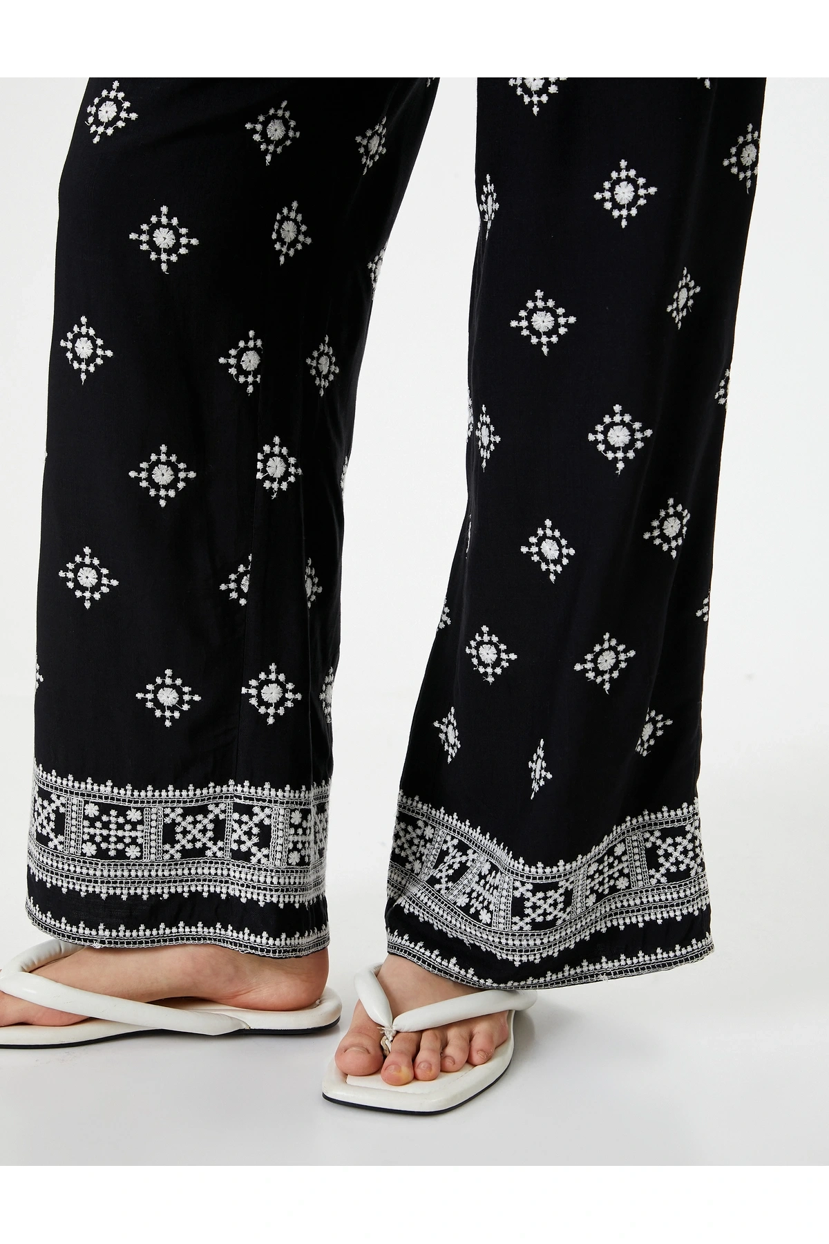 Viskon Pantolon Nakışlı Beli Lastikli Geniş Paça