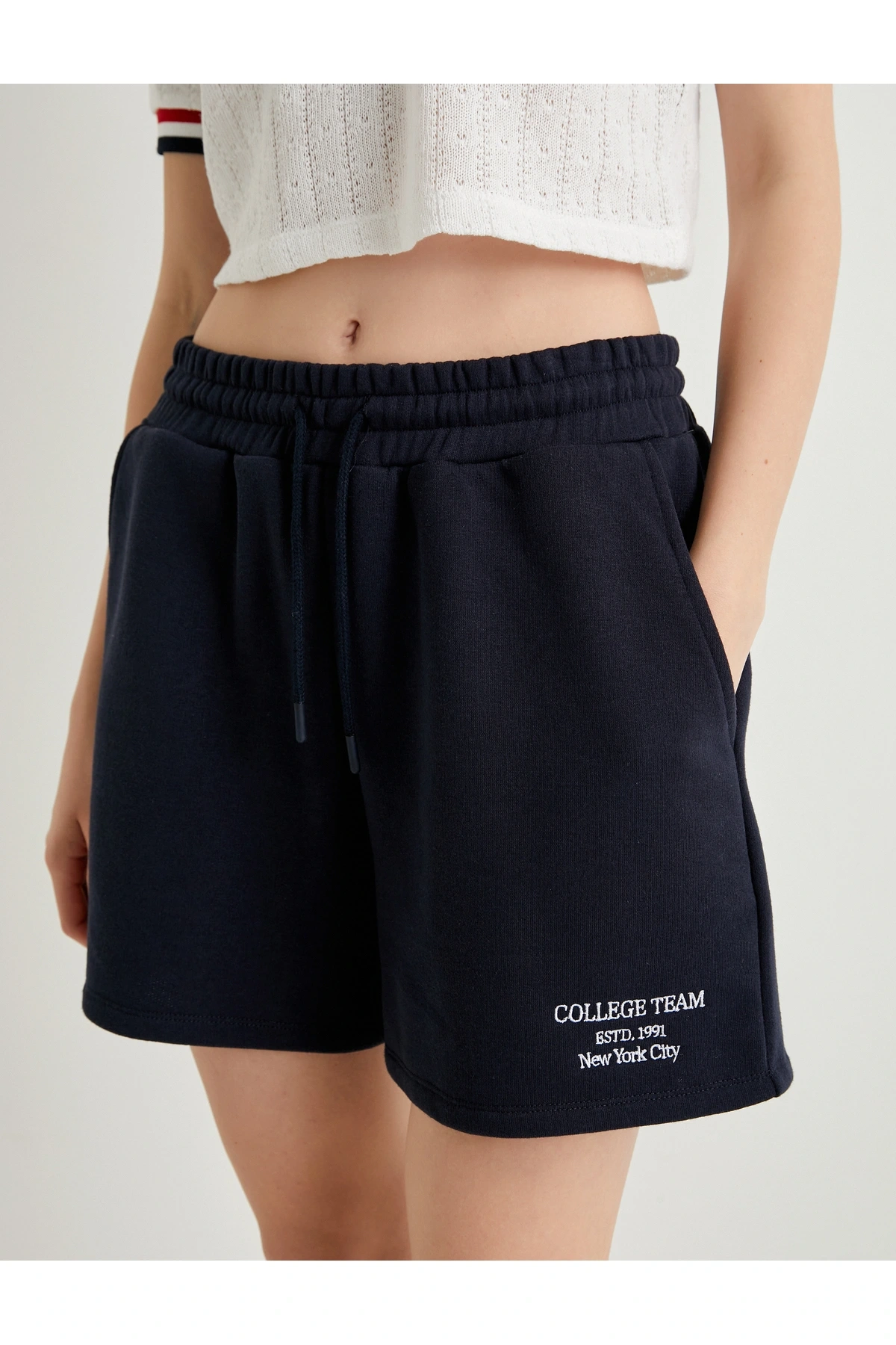 Mini Şort Cepli Rahat Kalıp Beli Bağlamalı