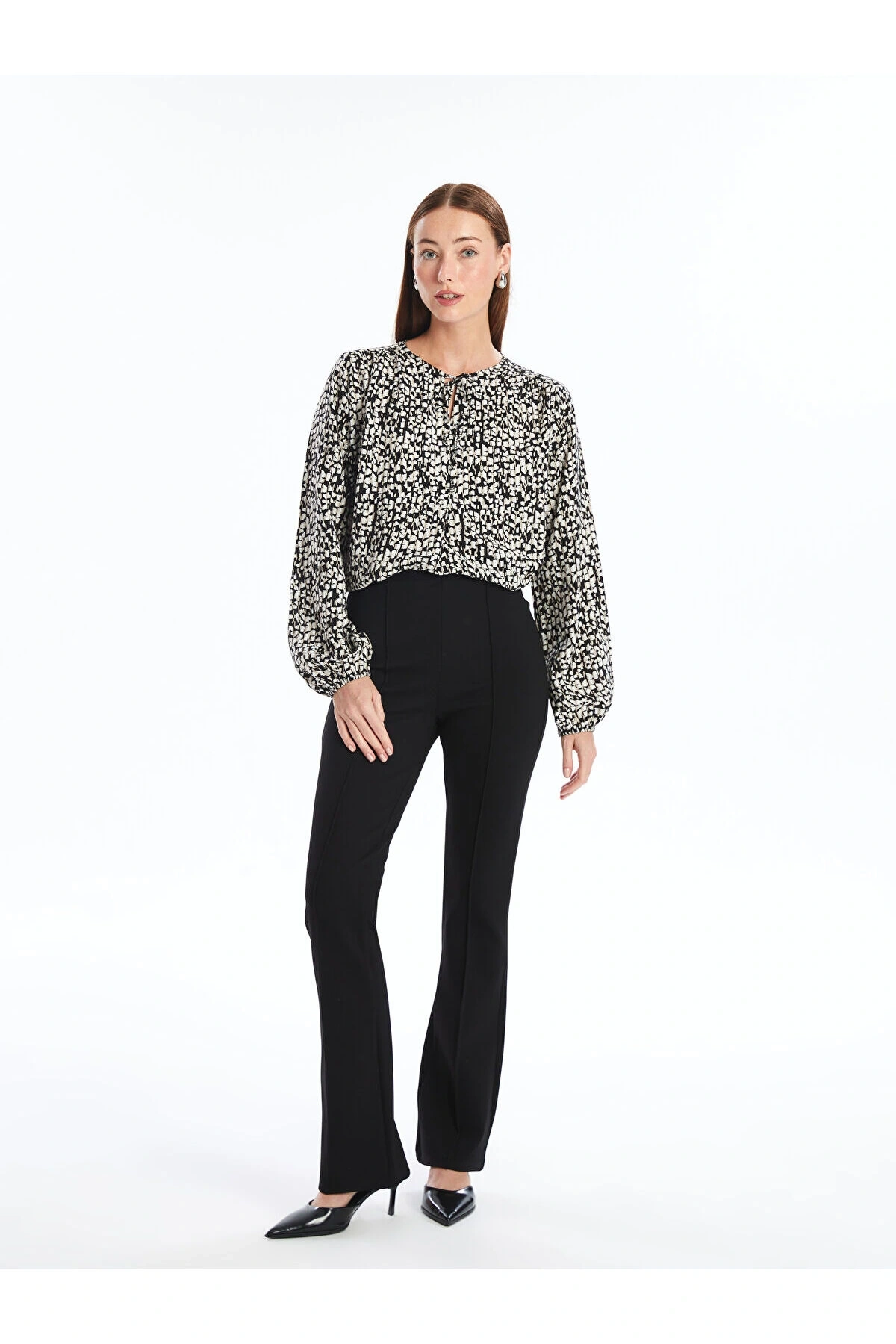 LCW Bağlamalı Yaka Desenli Uzun Kollu Kadın Bluz