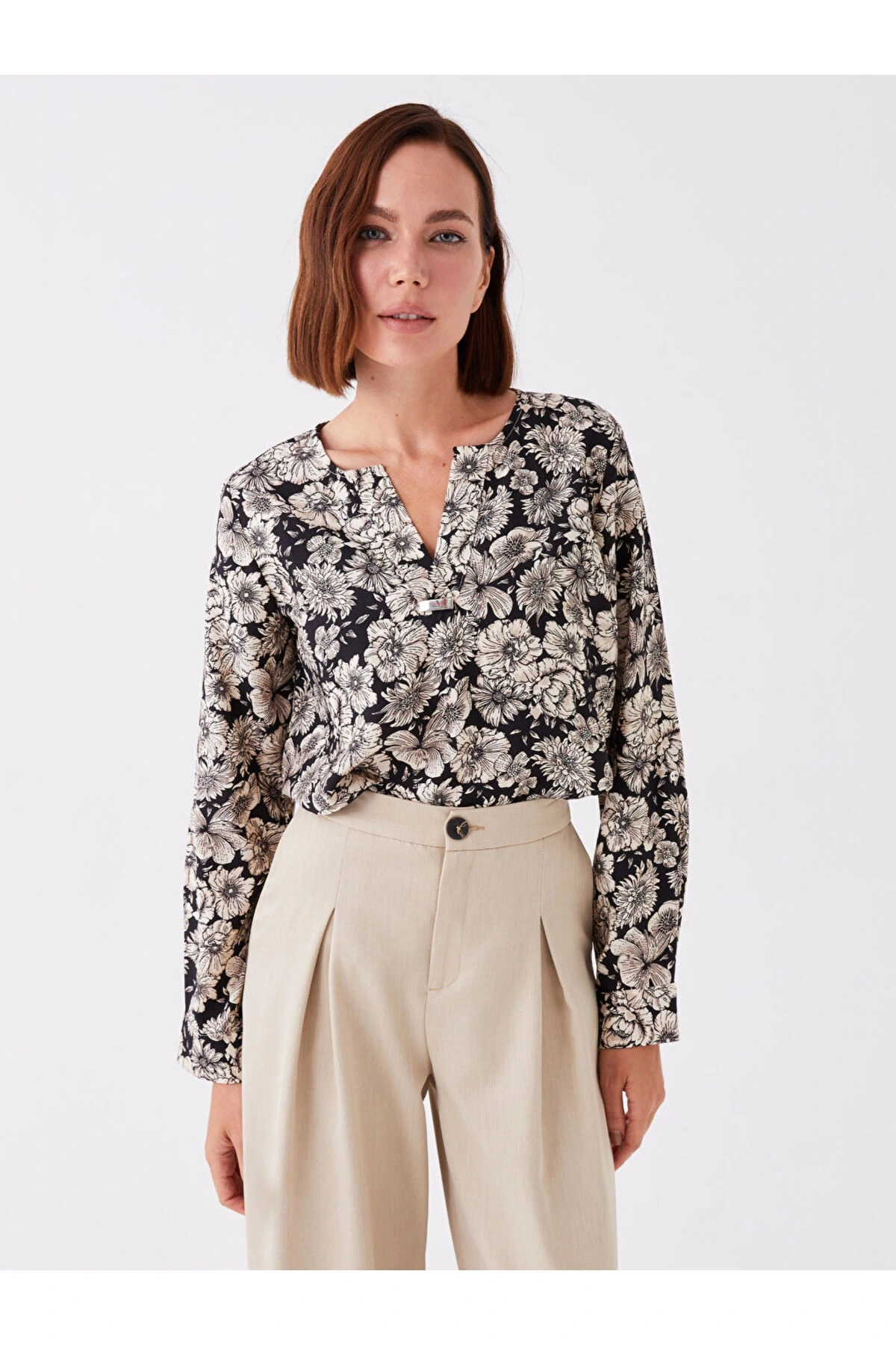 Kaçık Yaka Çiçekli Uzun Kollu Kadın Bluz