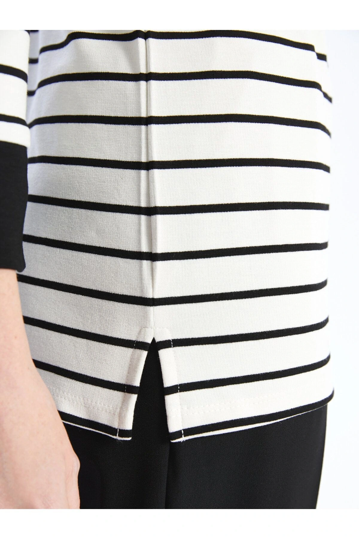 Bisiklet Yaka Çizgili Kadın Tişört