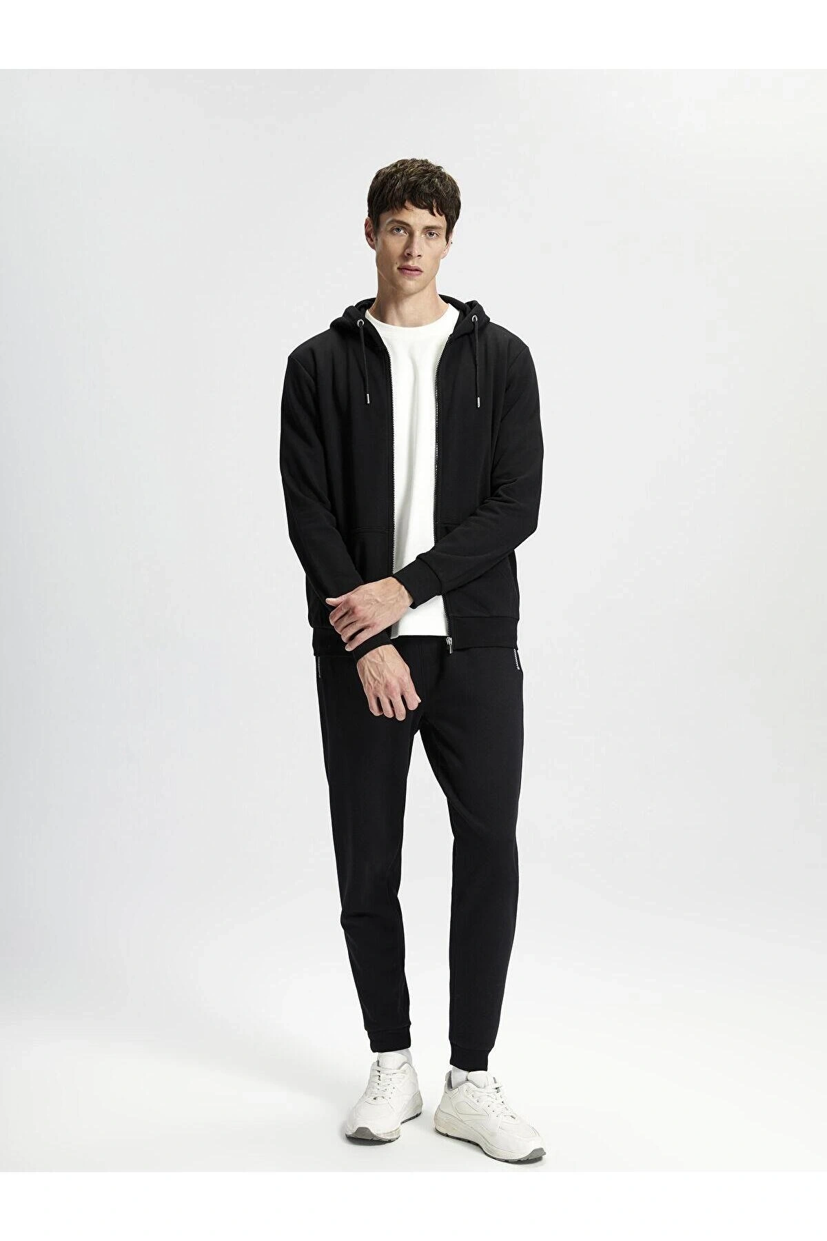 LCWAIKIKI Classic Siyah Kapüşonlu Uzun Kollu Erkek Kalın Fermuarlı Sweatshirt