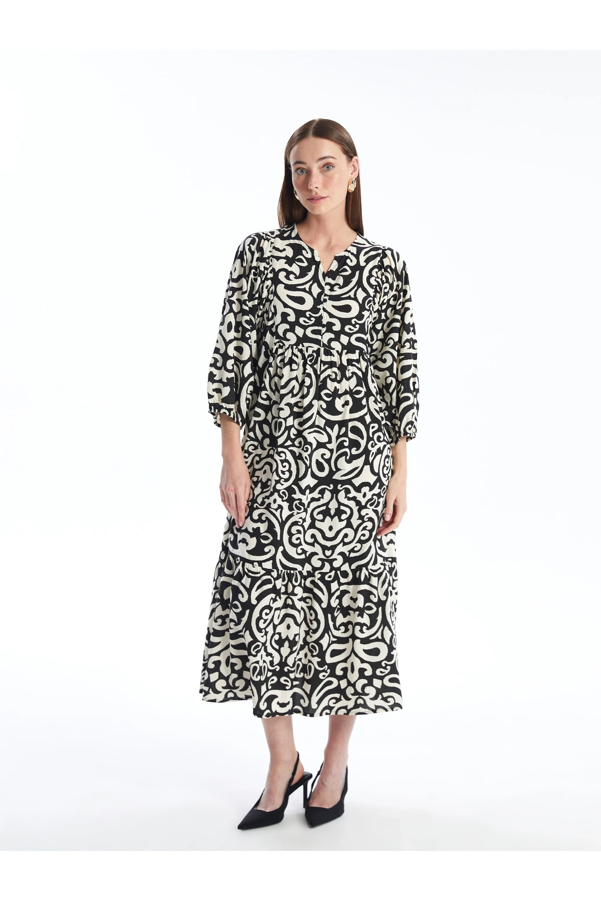 LCWAIKIKI Classic Kaçık Yaka Desenli Balon Kollu Oversize Kadın Elbise