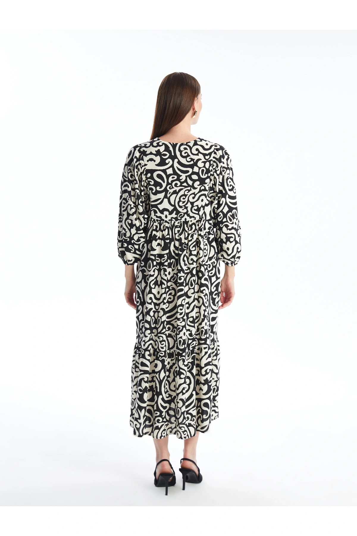 LCWAIKIKI Classic Kaçık Yaka Desenli Balon Kollu Oversize Kadın Elbise