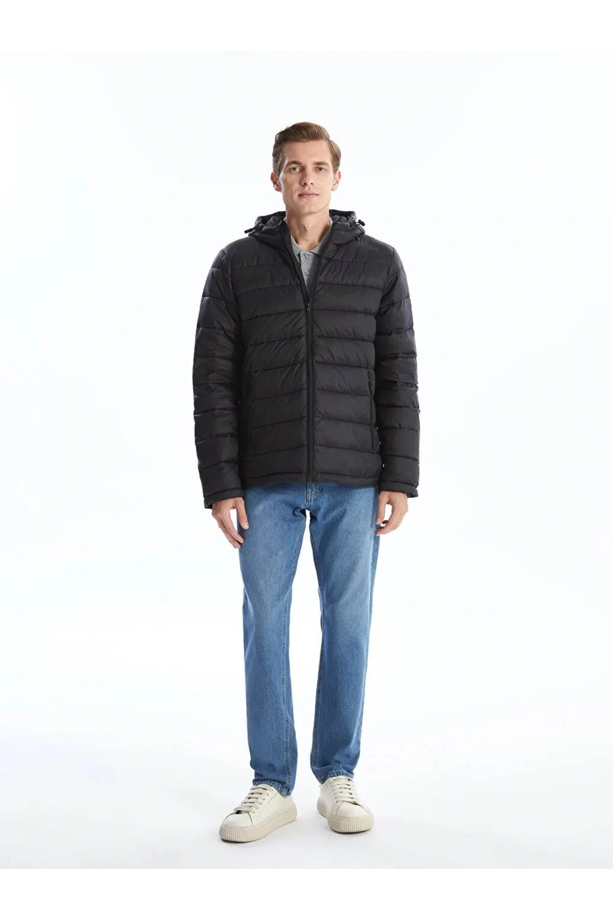 LCWAIKIKI Classic Siyah Standart Kalıp Kapüşonlu Erkek Şişme Mont