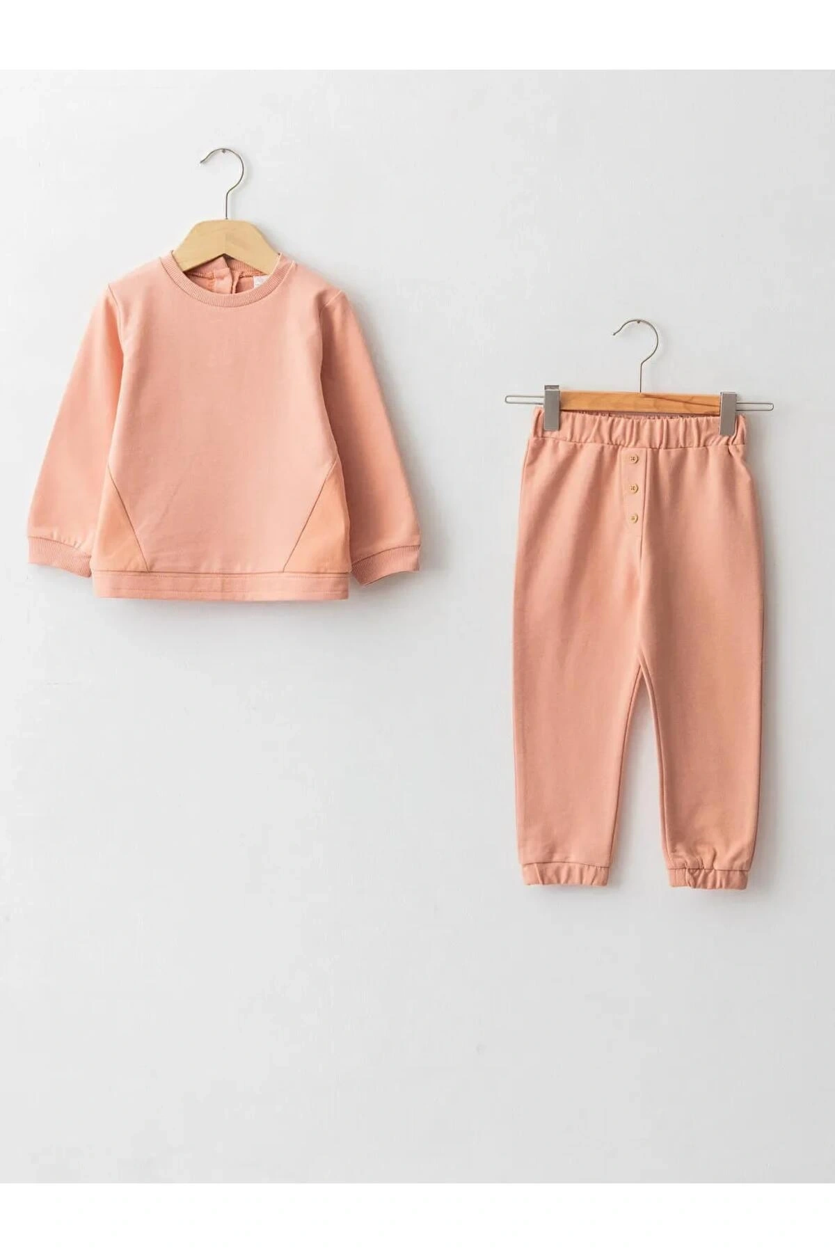 LCW baby Mercan Bisiklet Yaka Uzun Kollu Pamuklu Kız Bebek Sweatshirt ve Pantolon 2li Takım