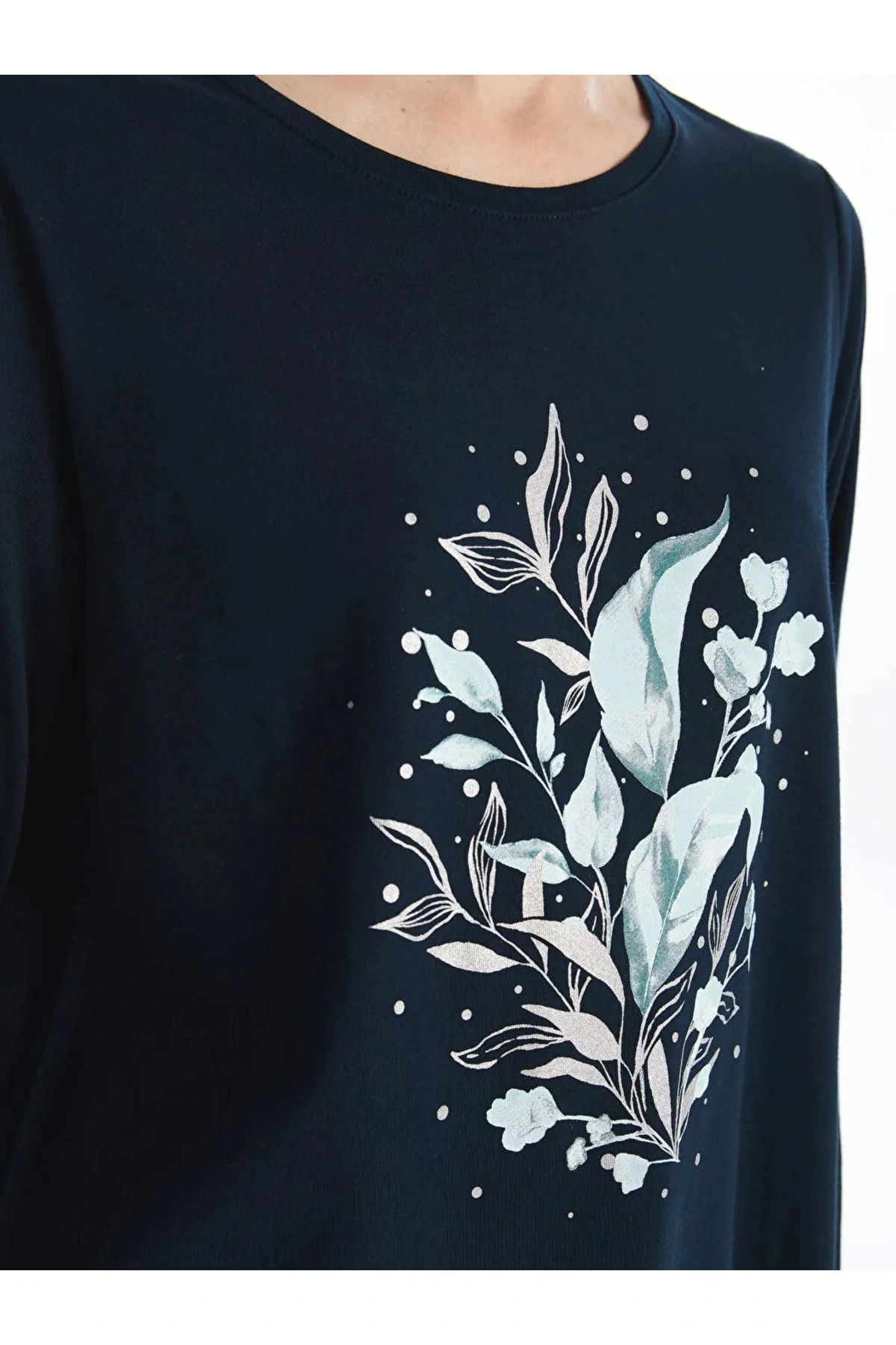 LCW Grace Lacivert Bisiklet Yaka Baskılı Uzun Kollu Kadın Tişört