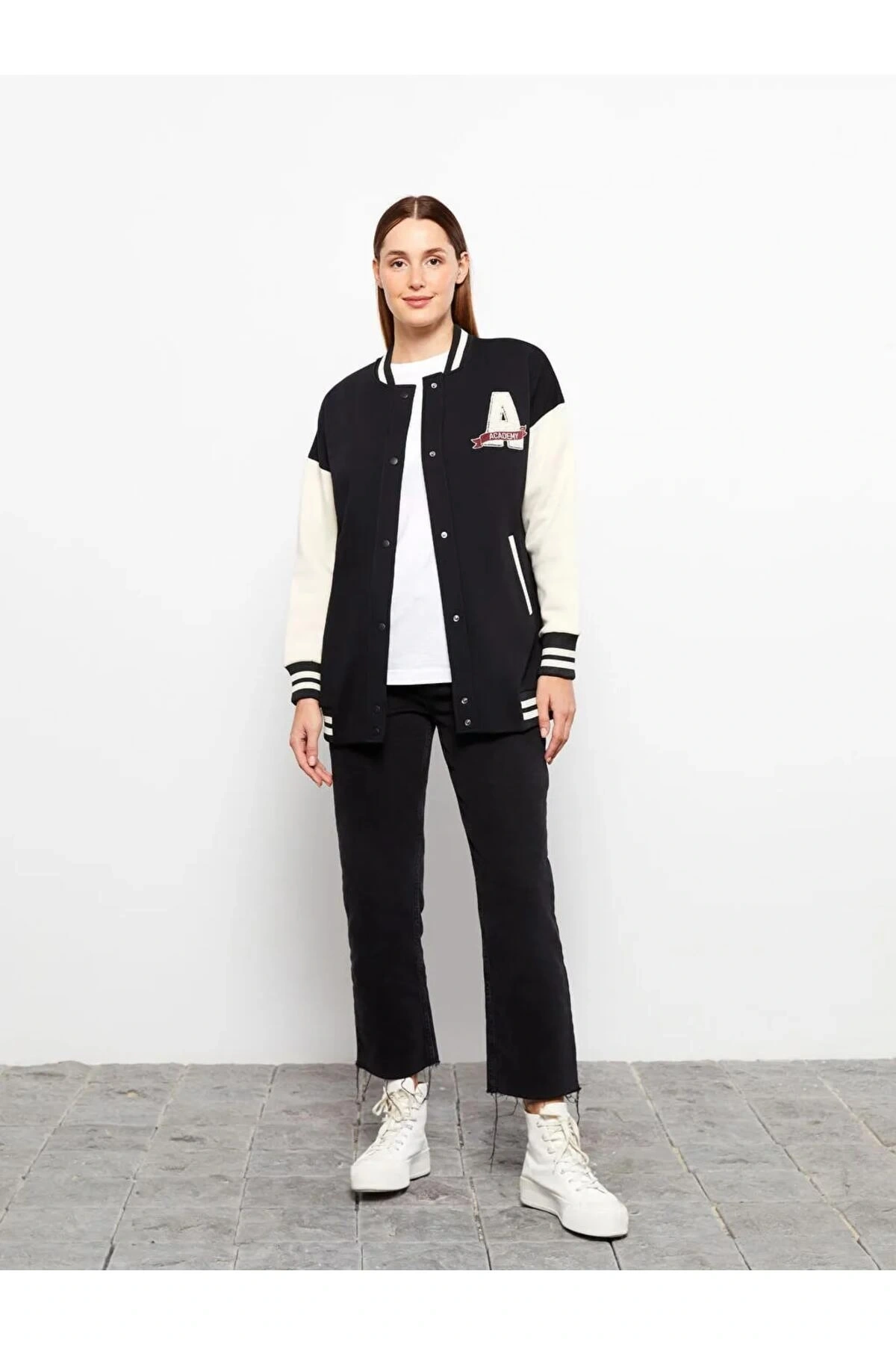 LCW Modest Siyah Bomber Yaka Nakışlı Kadın Kolej Ceket