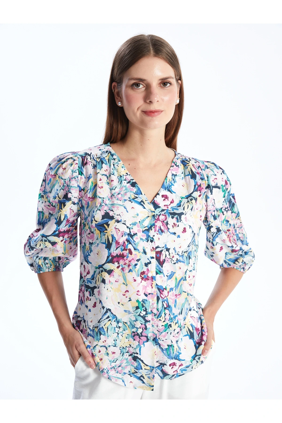 V Yaka Çiçekli Kadın Bluz