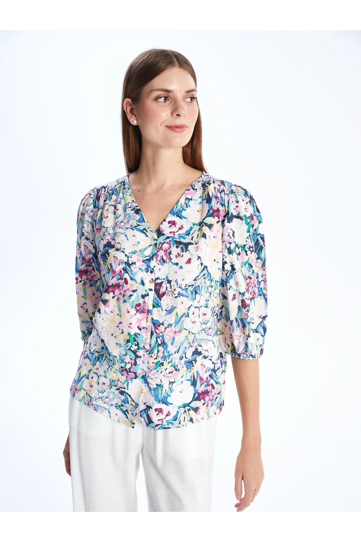 V Yaka Çiçekli Kadın Bluz