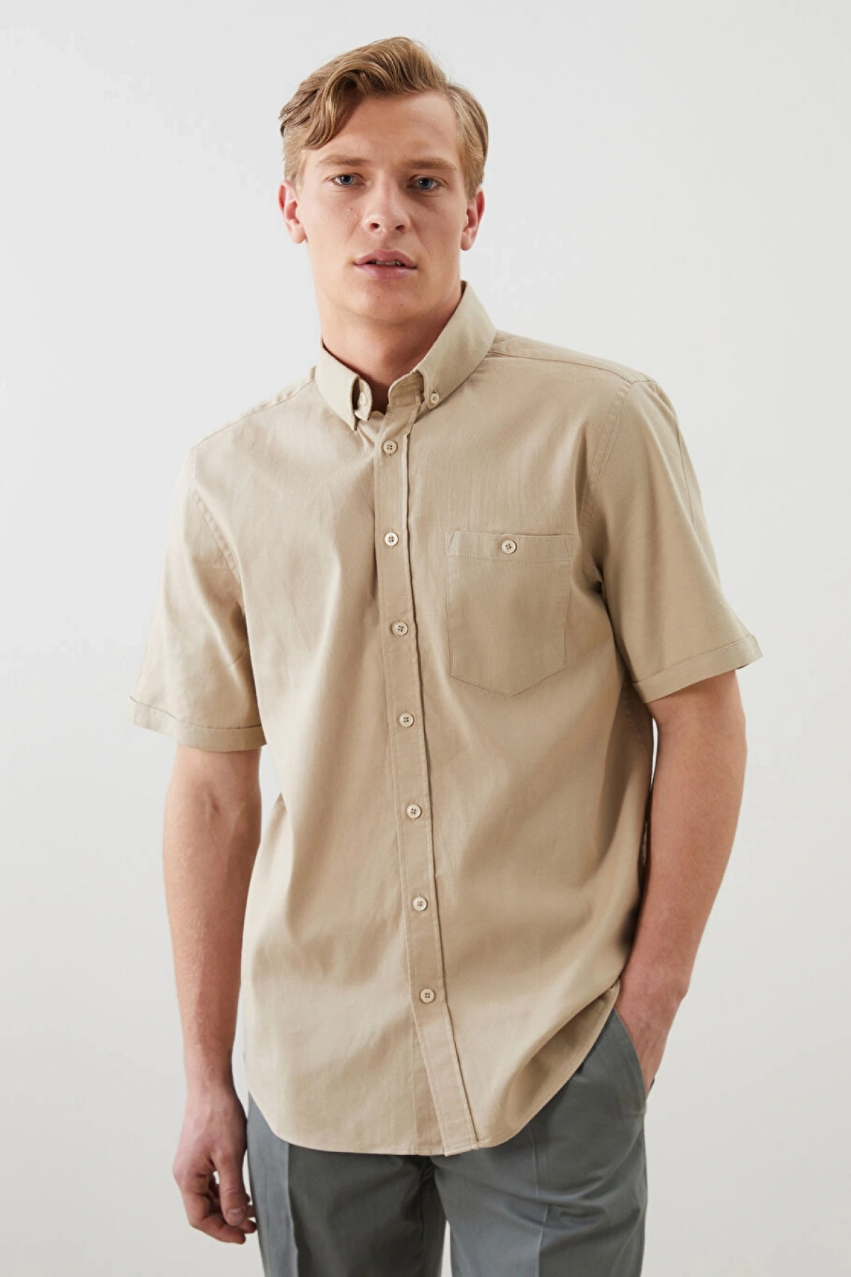 LCWAIKIKI Classic Bej Regular Fit Poplin Erkek Gömlek