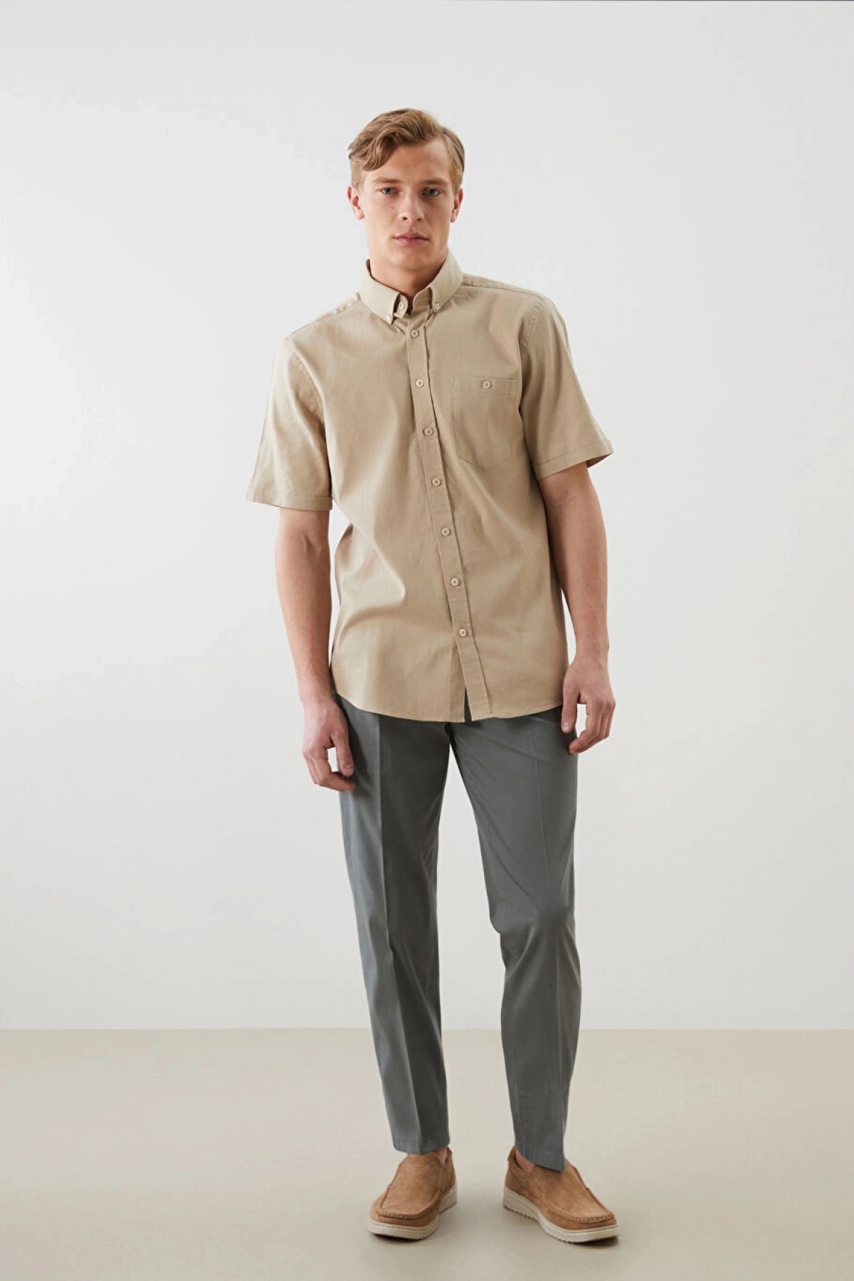 LCWAIKIKI Classic Bej Regular Fit Poplin Erkek Gömlek