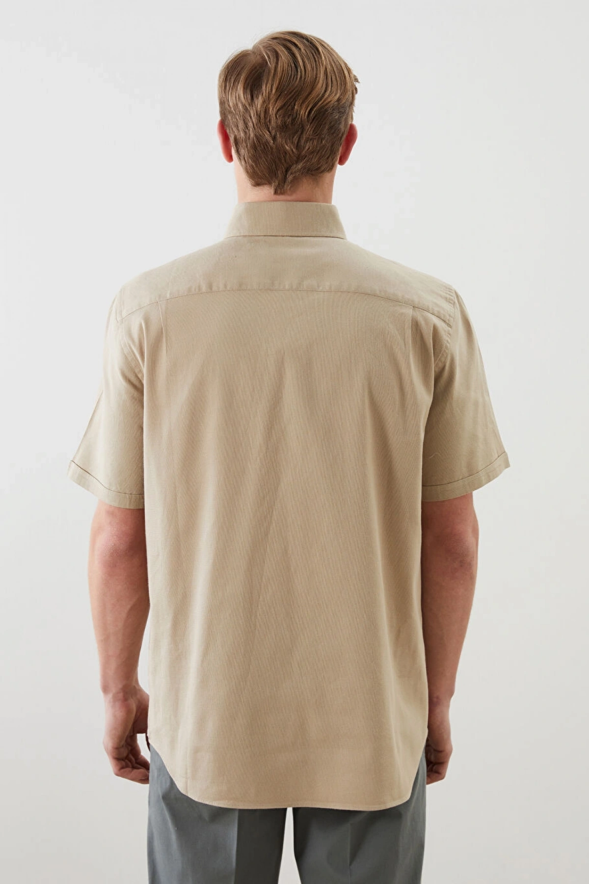 LCWAIKIKI Classic Bej Regular Fit Poplin Erkek Gömlek