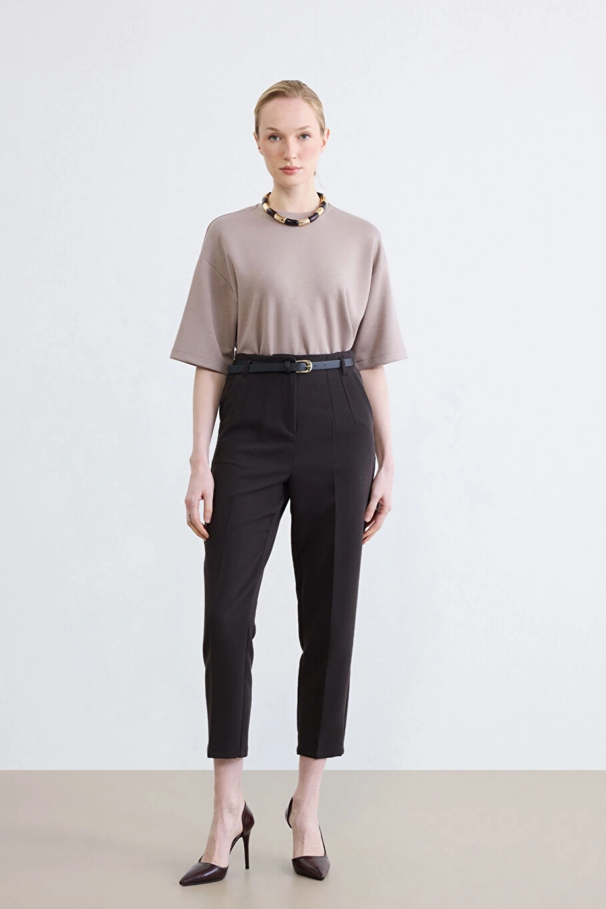 LCWAIKIKI Classic Kahverengi Beli Kemerli Kadın Cigarette Kumaş Pantolon