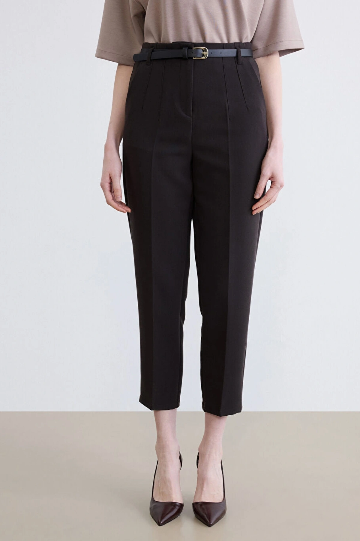 LCWAIKIKI Classic Kahverengi Beli Kemerli Kadın Cigarette Kumaş Pantolon