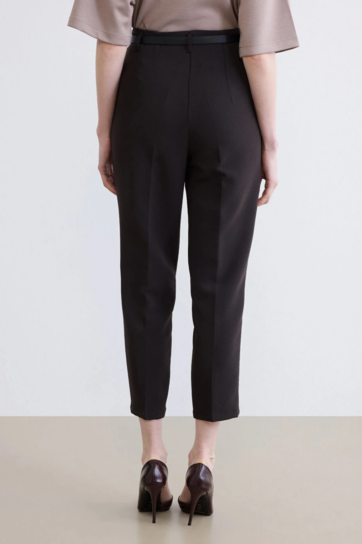 LCWAIKIKI Classic Kahverengi Beli Kemerli Kadın Cigarette Kumaş Pantolon