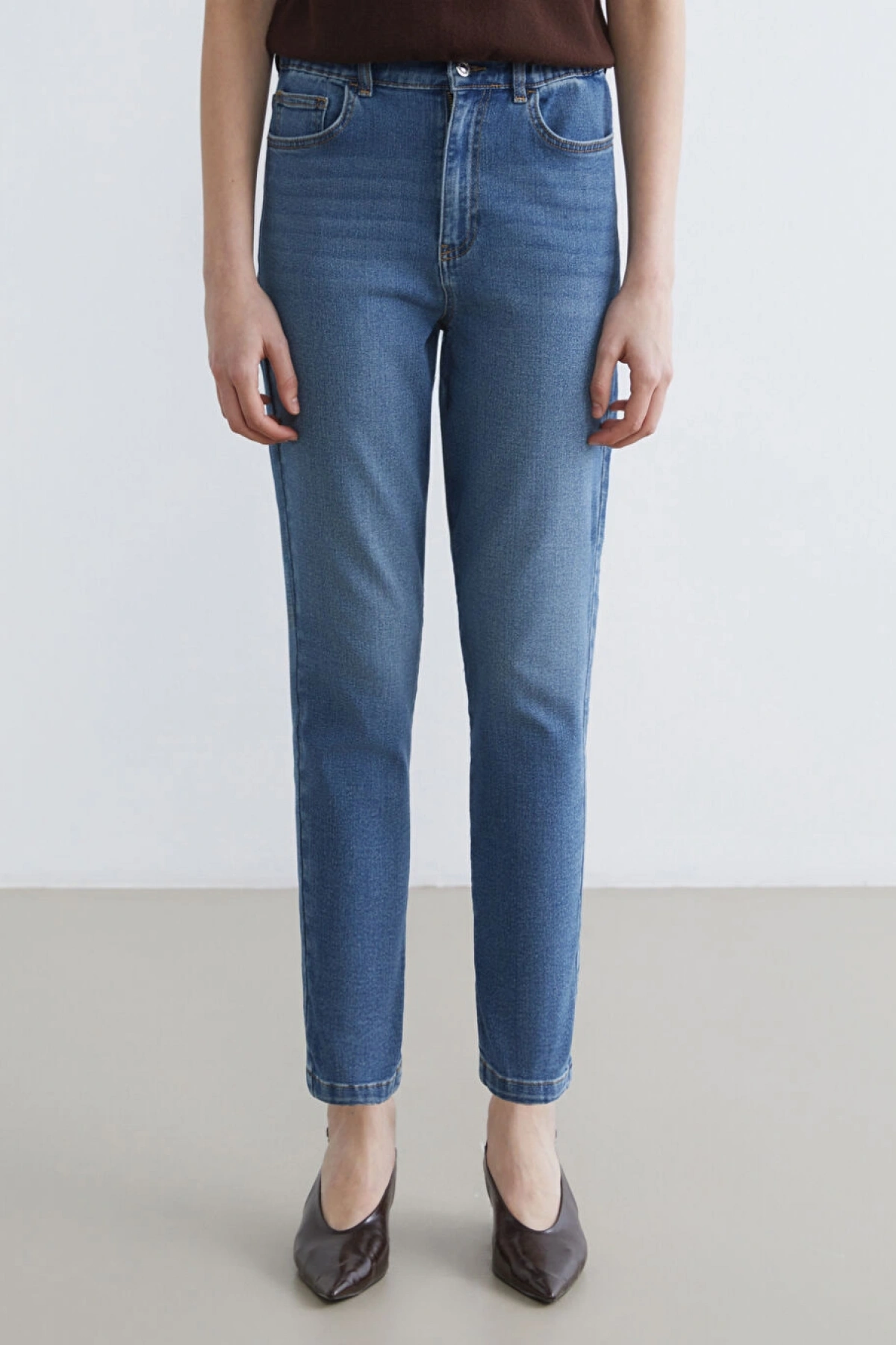 LCWAIKIKI Classic Indigo Beli Lastikli Slim Mom Kadın Jean Pantolon