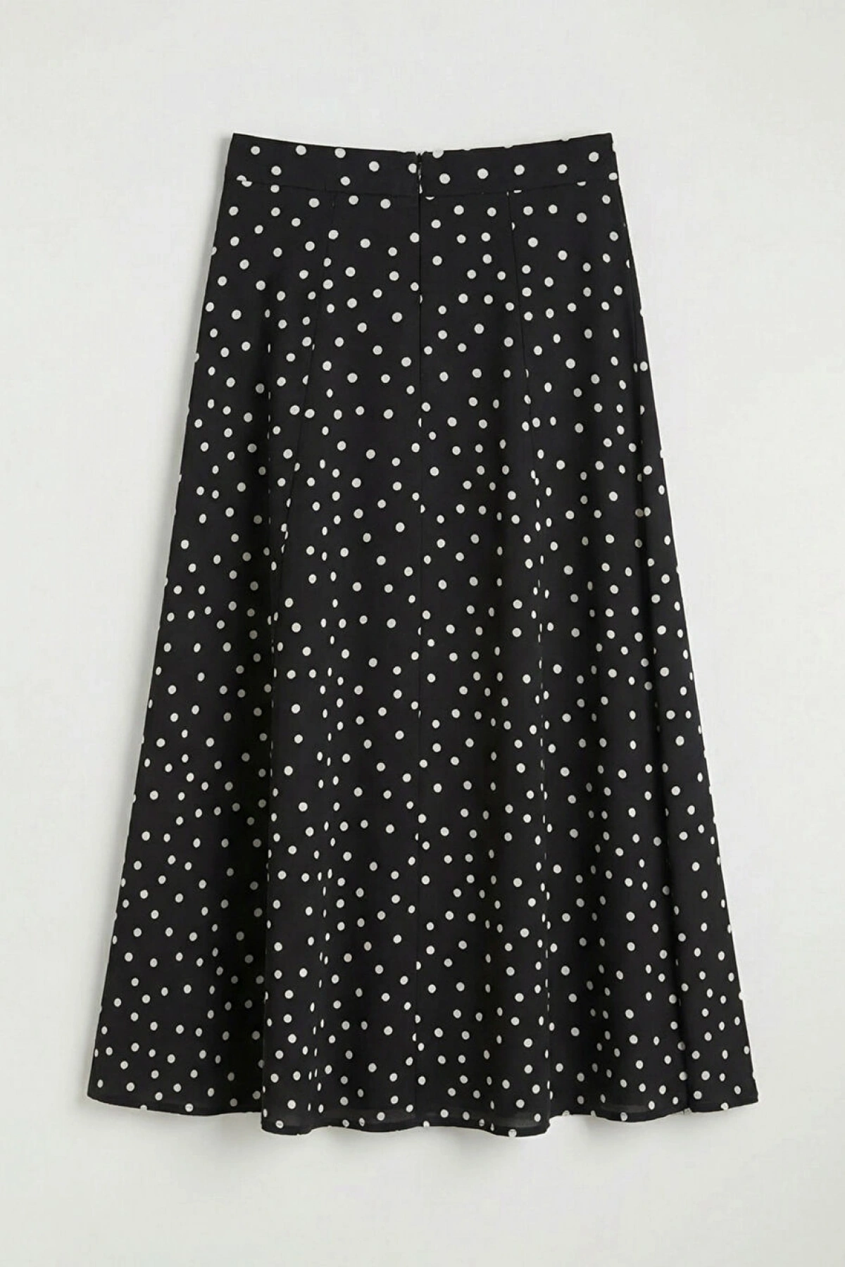 LCW Modest Siyah Beli Fermuarlı Puantiyeli Kloş Etek