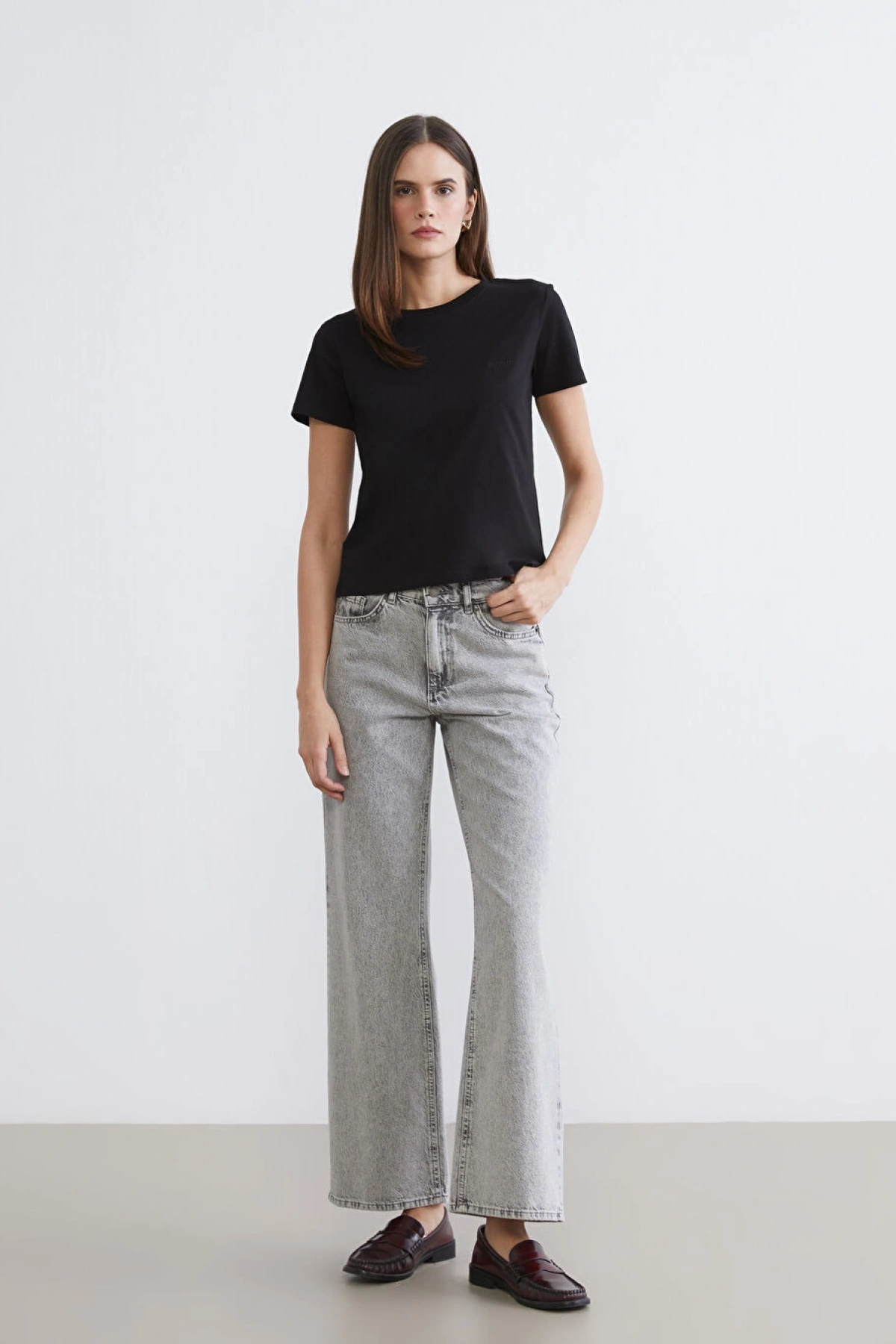 LCW Vision Siyah Bisiklet Yaka Kadın Tişört