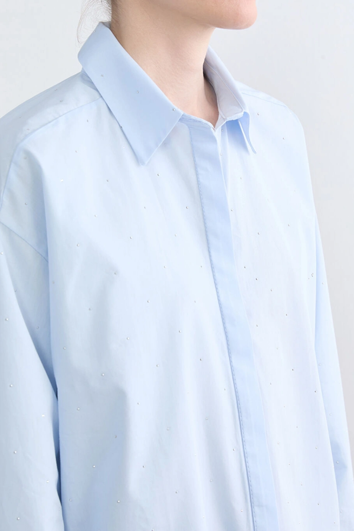 LCWAIKIKI Classic Mavi Taşlı Kadın Gömlek