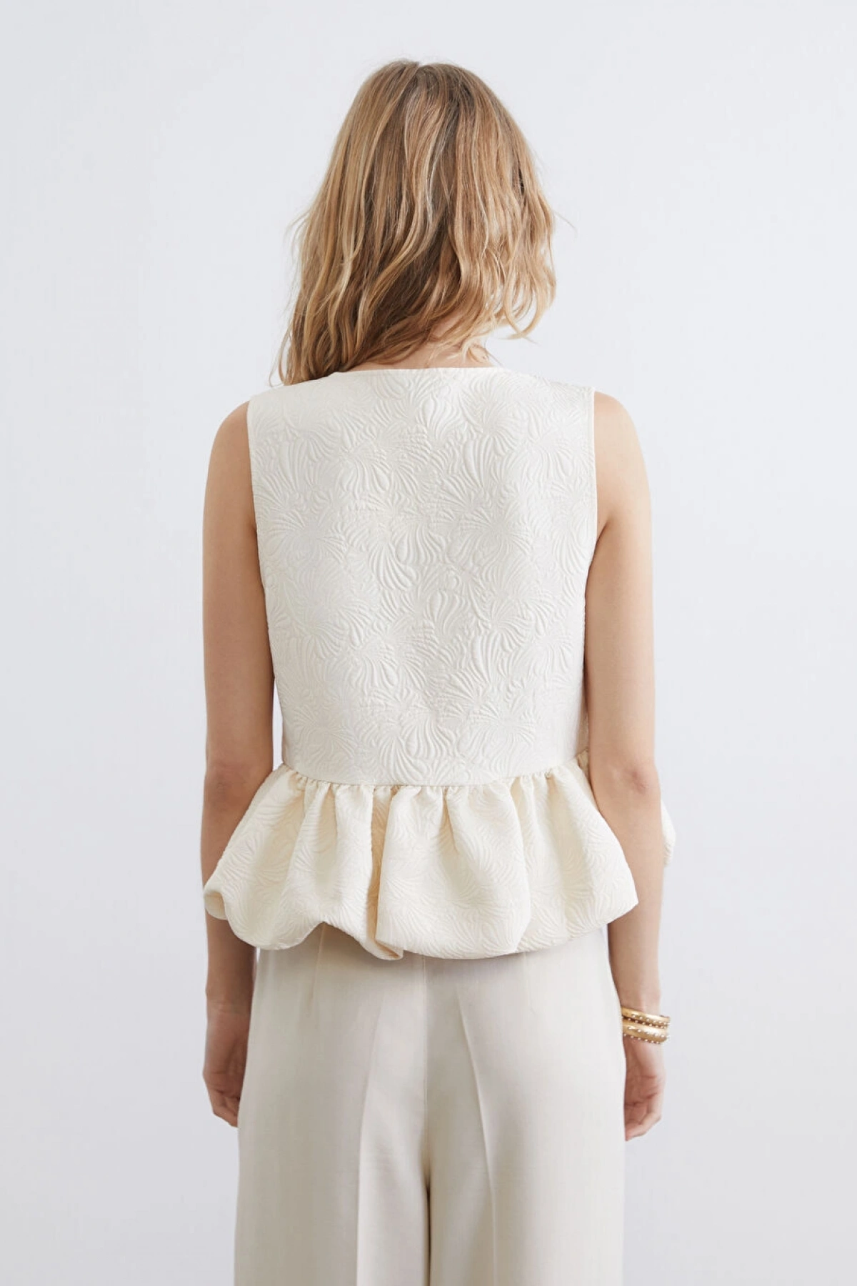 LCW Vision Ekru Bisiklet Yaka Desenli Fırfırlı Bluz